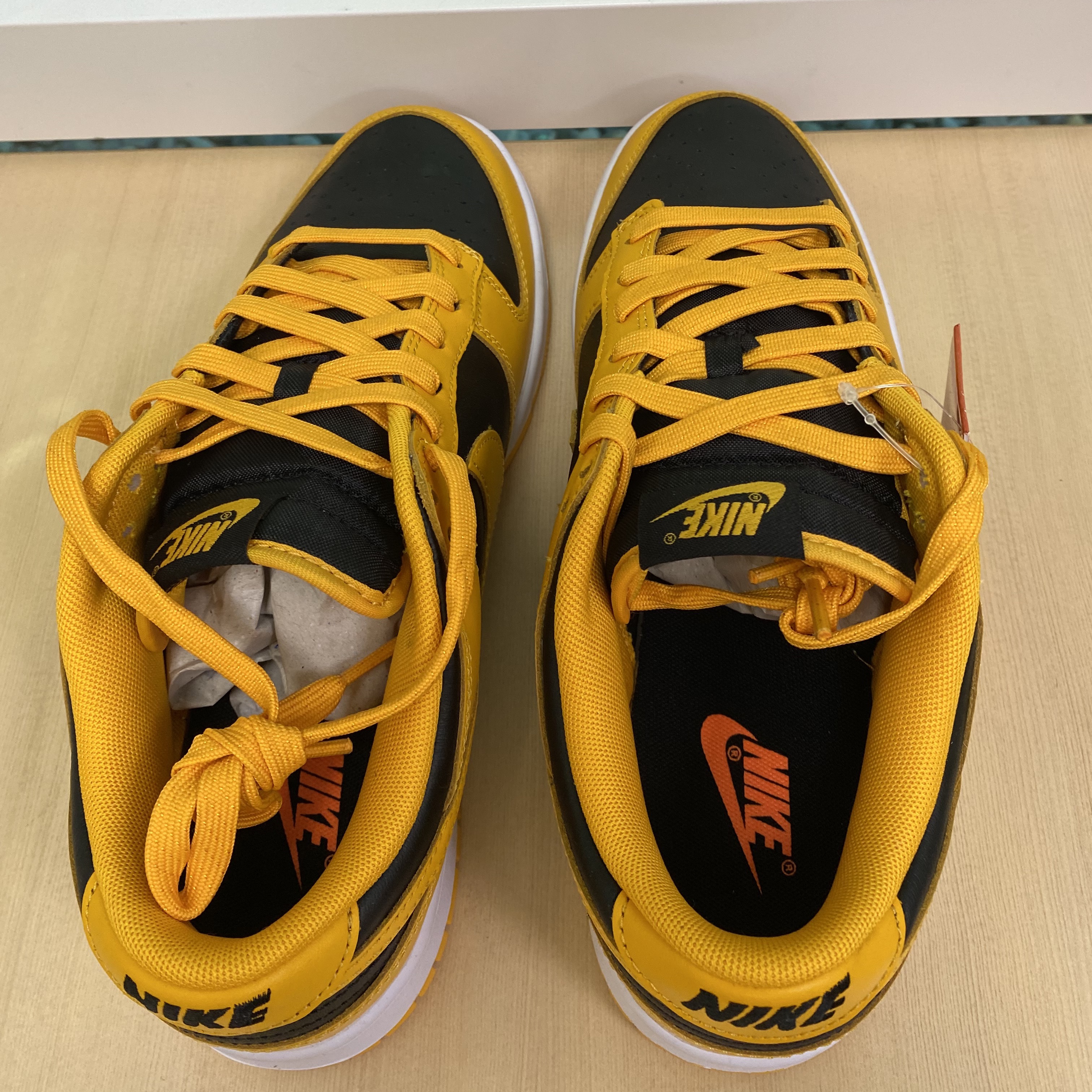 Nike Dunk Low Retro Championship Goldenrod 착용 스타일 - 3