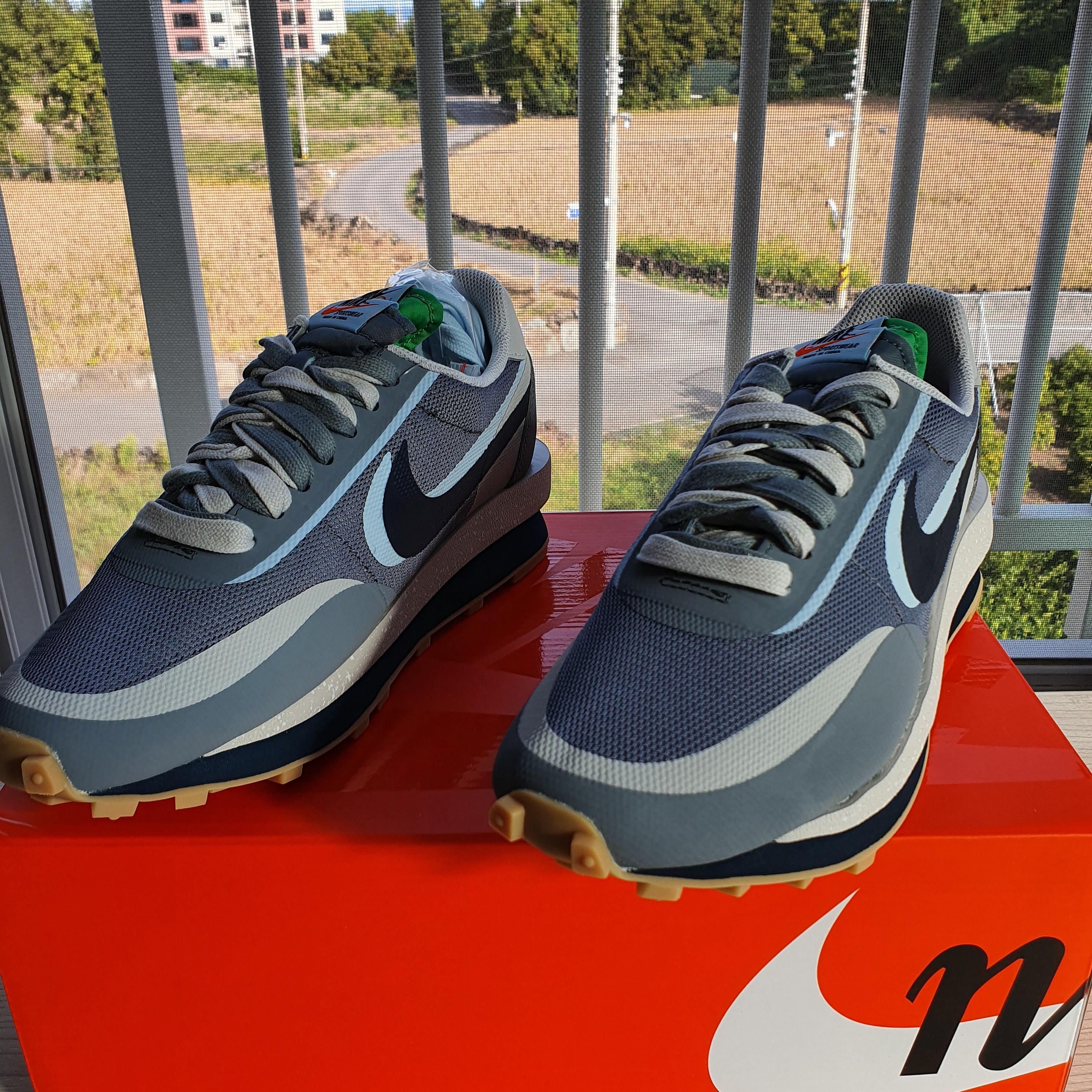 Nike x Sacai x Clot LDWaffle Cool Grey 착용 스타일 - 1
