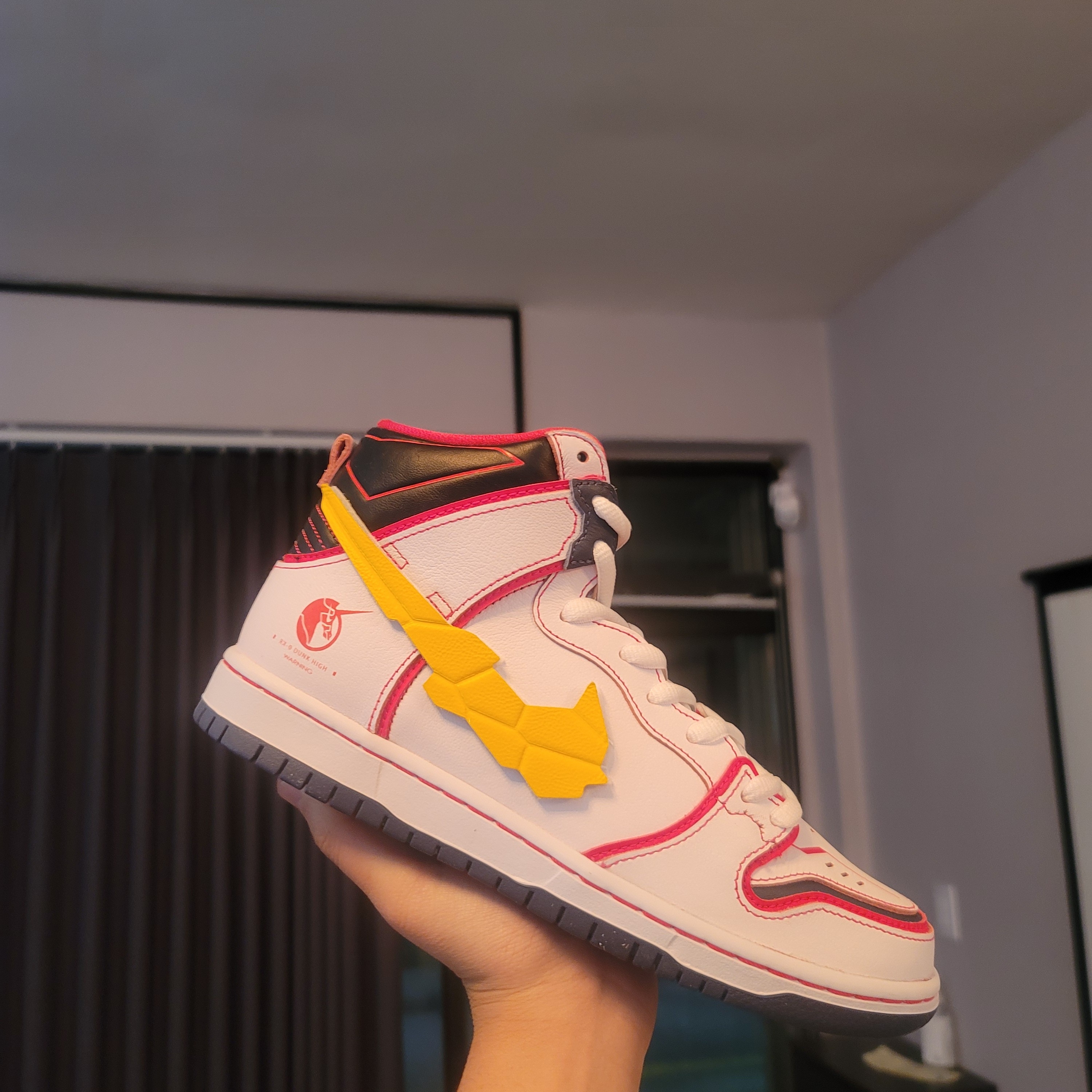 Nike x Gundam SB Dunk High Pro QS Unicorn RX-0 착용 스타일