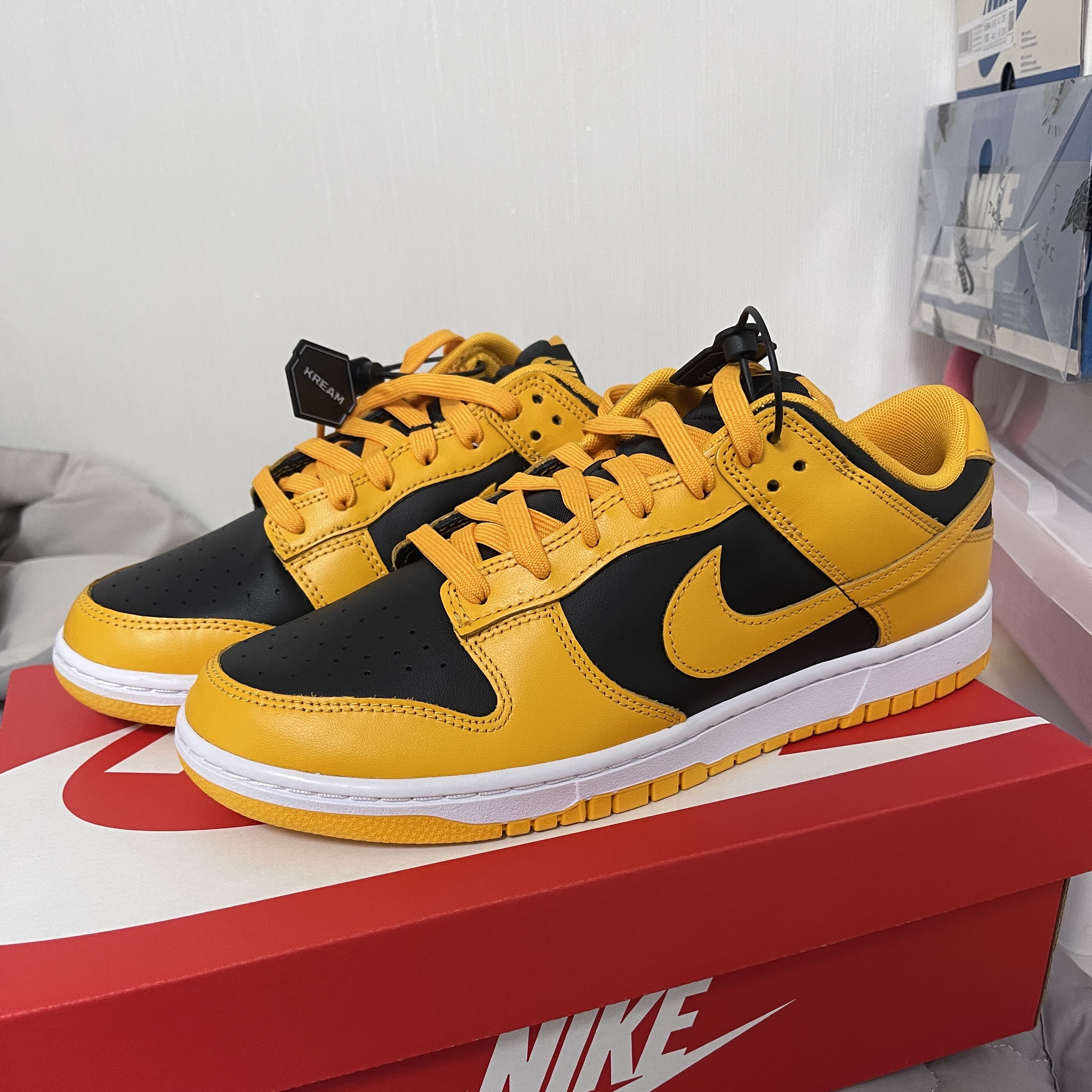 Nike Dunk Low Retro Championship Goldenrod, Jordan 1 x Travis Scott x Fragment Retro Low OG SP Military Blue 착용 스타일