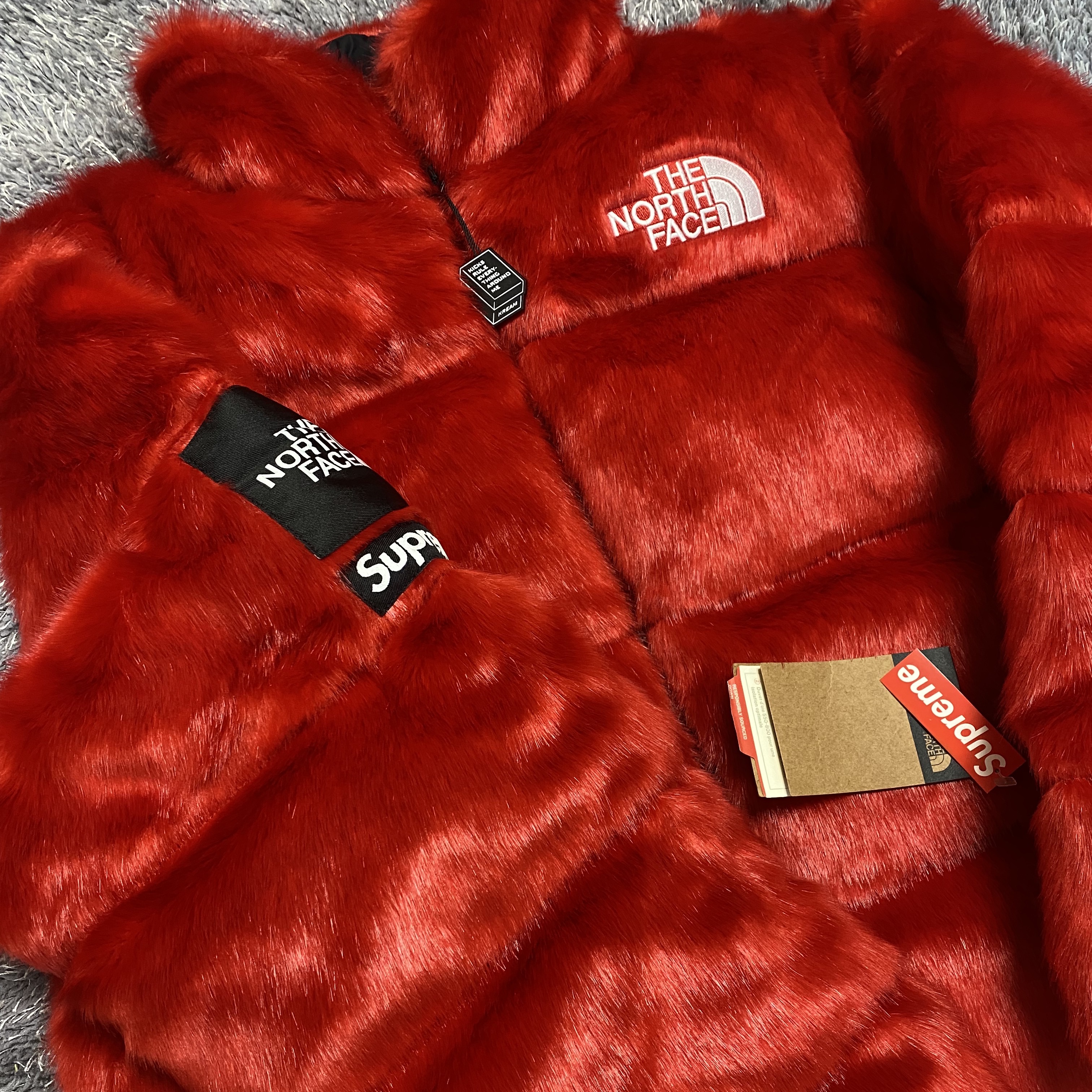 Supreme x The North Face Faux Fur Nuptse Jacket Red - 20FW 착용 스타일