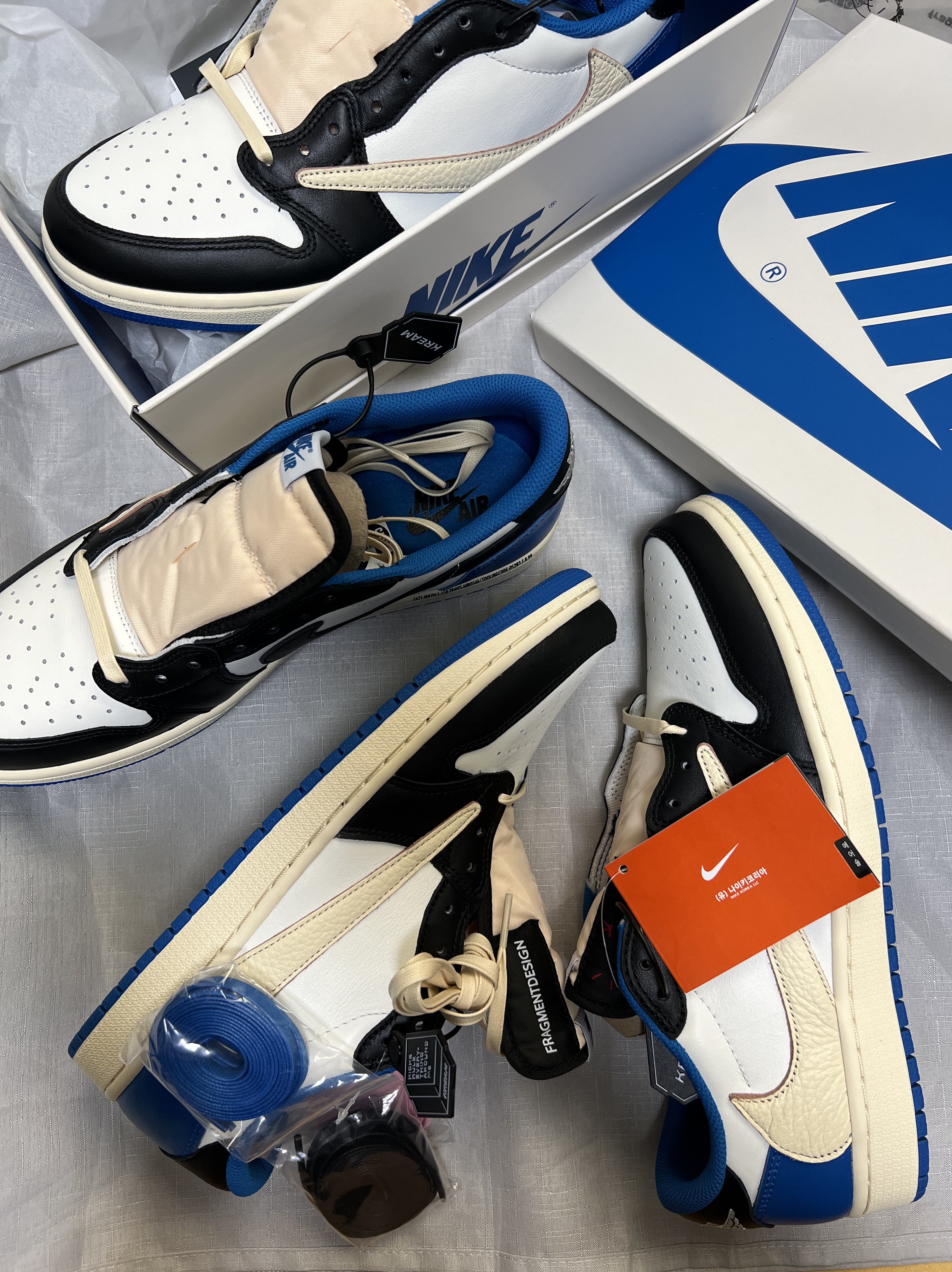 Jordan 1 x Travis Scott x Fragment Retro Low OG SP Military Blue 착용 스타일