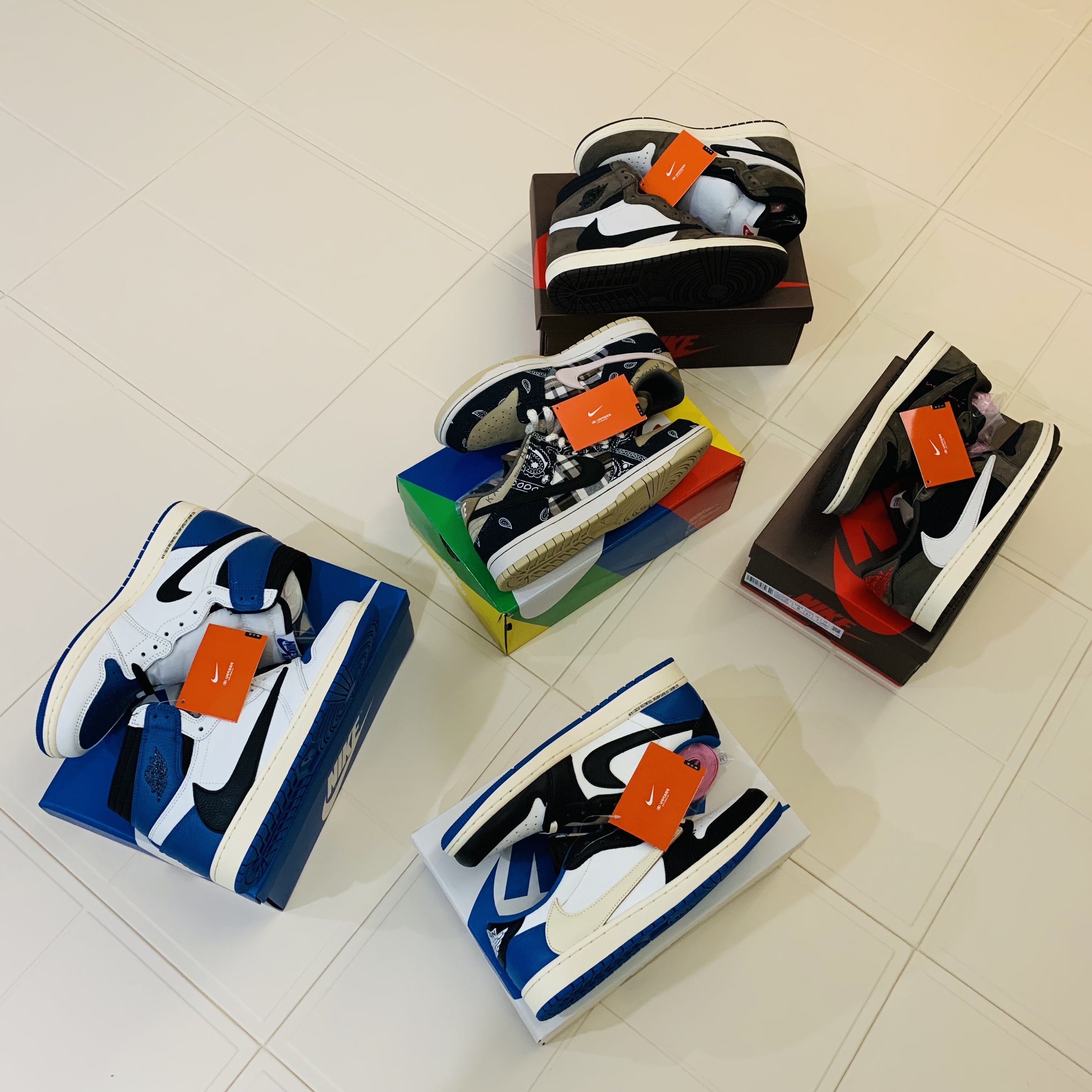 Jordan 1 x Travis Scott x Fragment Retro High OG SP Military Blue, Jordan 1 x Travis Scott x Fragment Retro Low OG SP Military Blue 착용 스타일