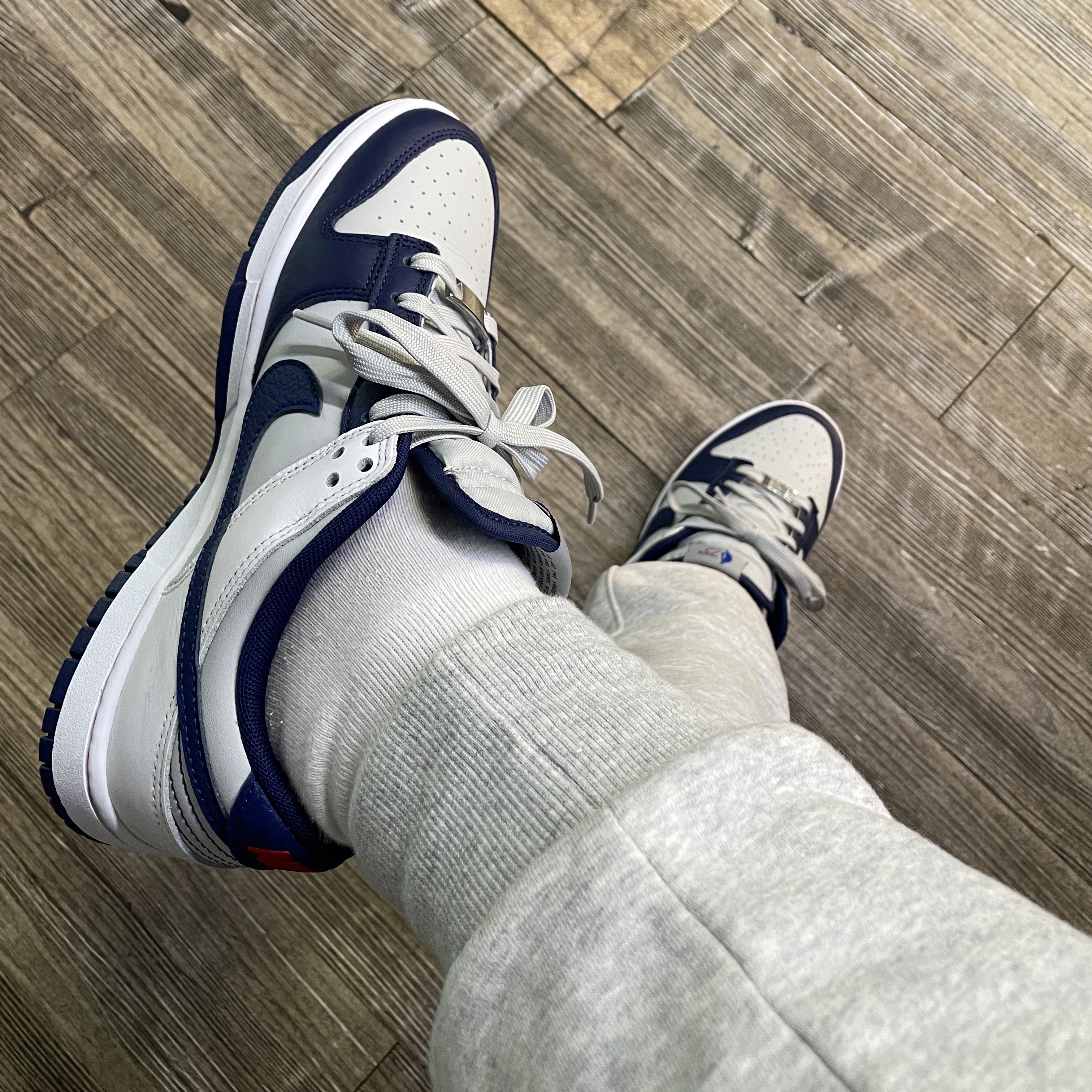 Nike x NBA Dunk Low Retro EMB Nets 착용 스타일 - 1