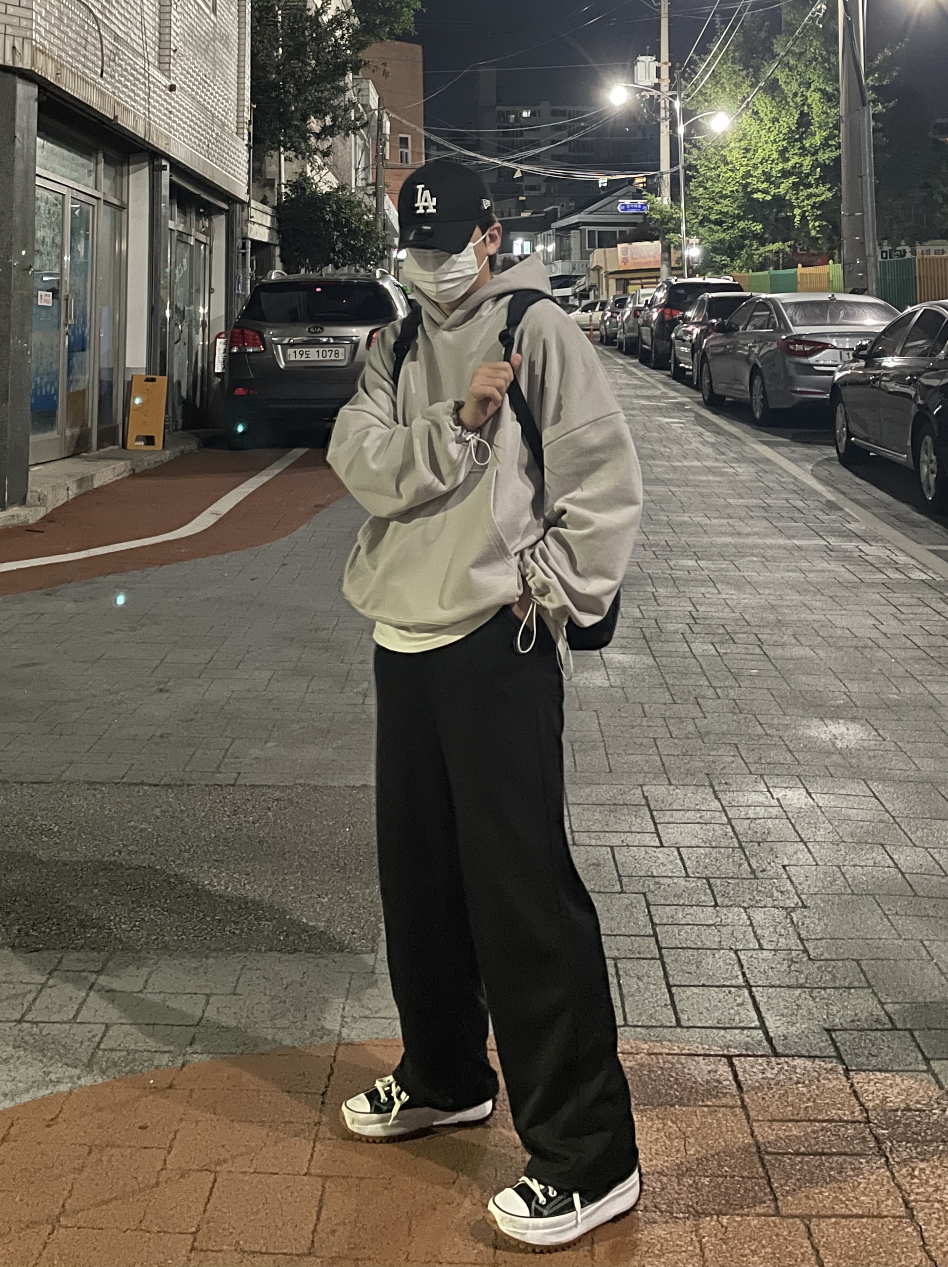 Converse Run Star Hike Hi Black White Gum 착용 스타일