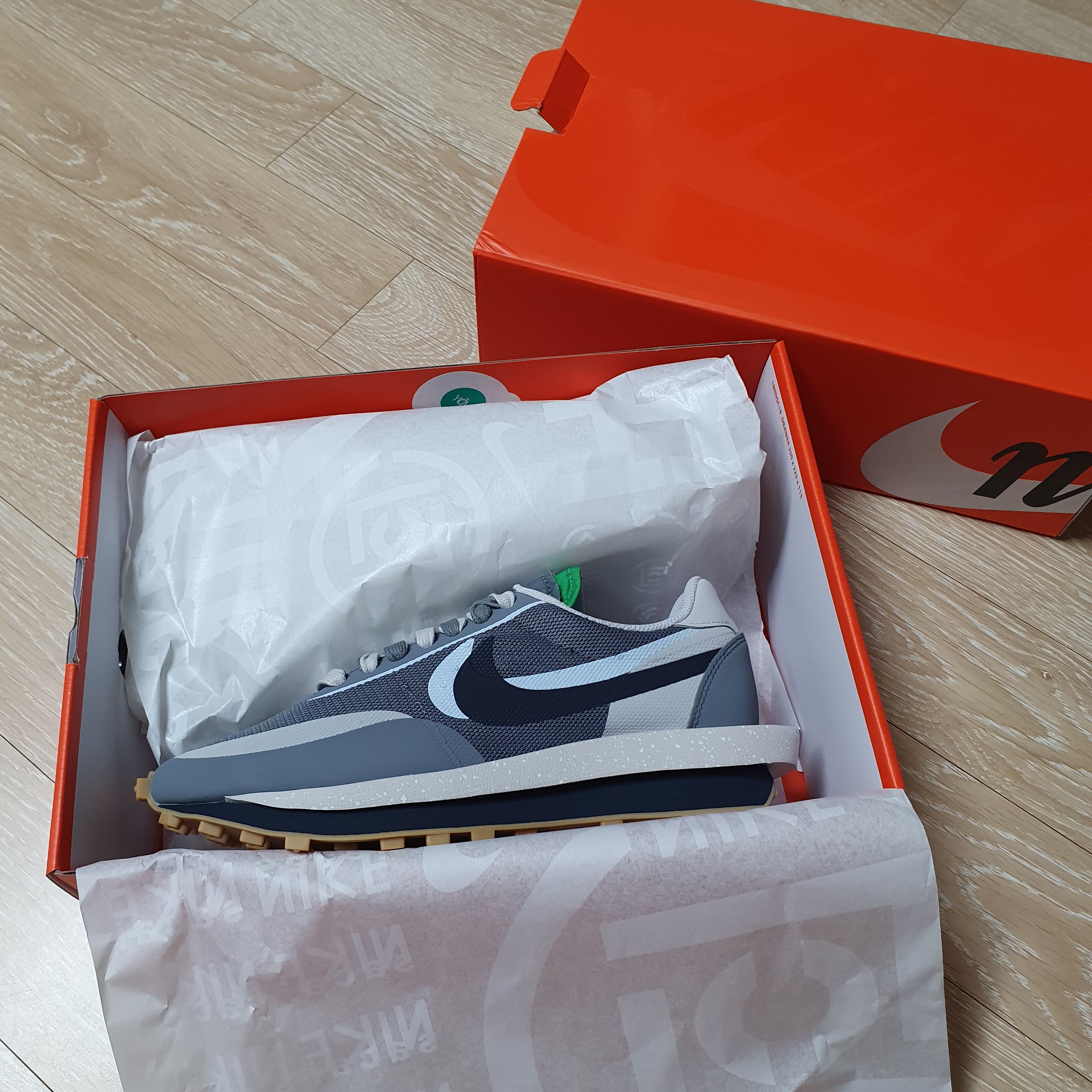 Nike x Sacai x Clot LDWaffle Cool Grey 착용 스타일 - 2