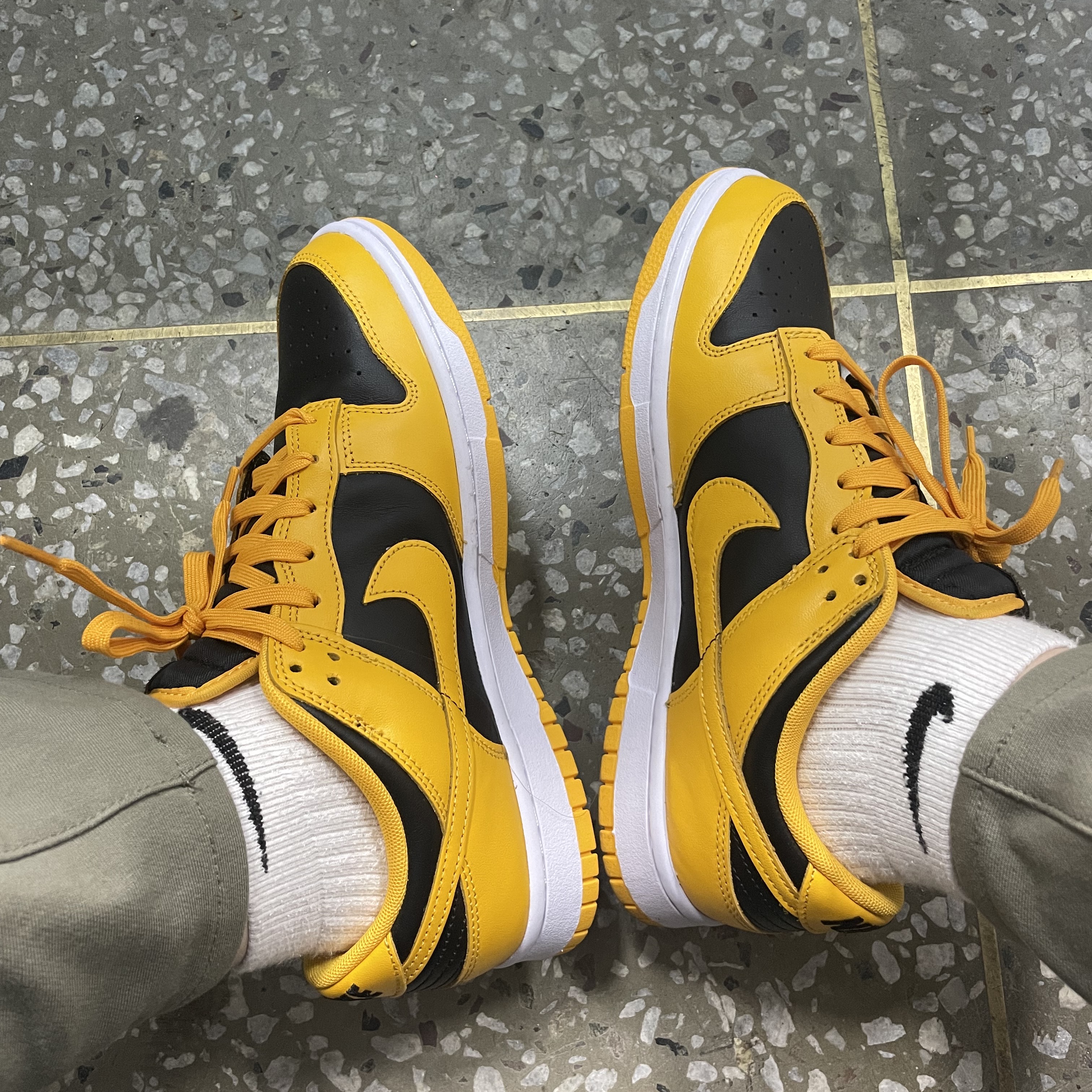 Nike Dunk Low Retro Championship Goldenrod 착용 스타일