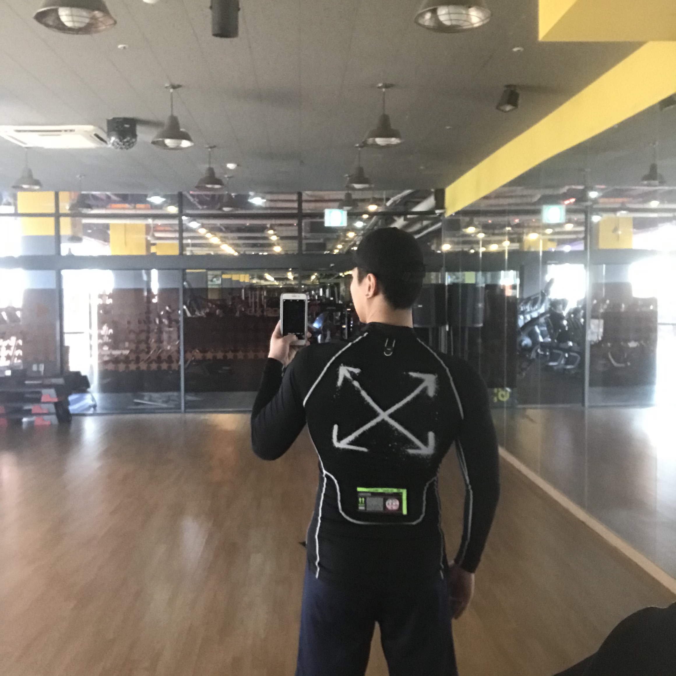Nike x Off-White Long Sleeve Running Top Black 착용 스타일