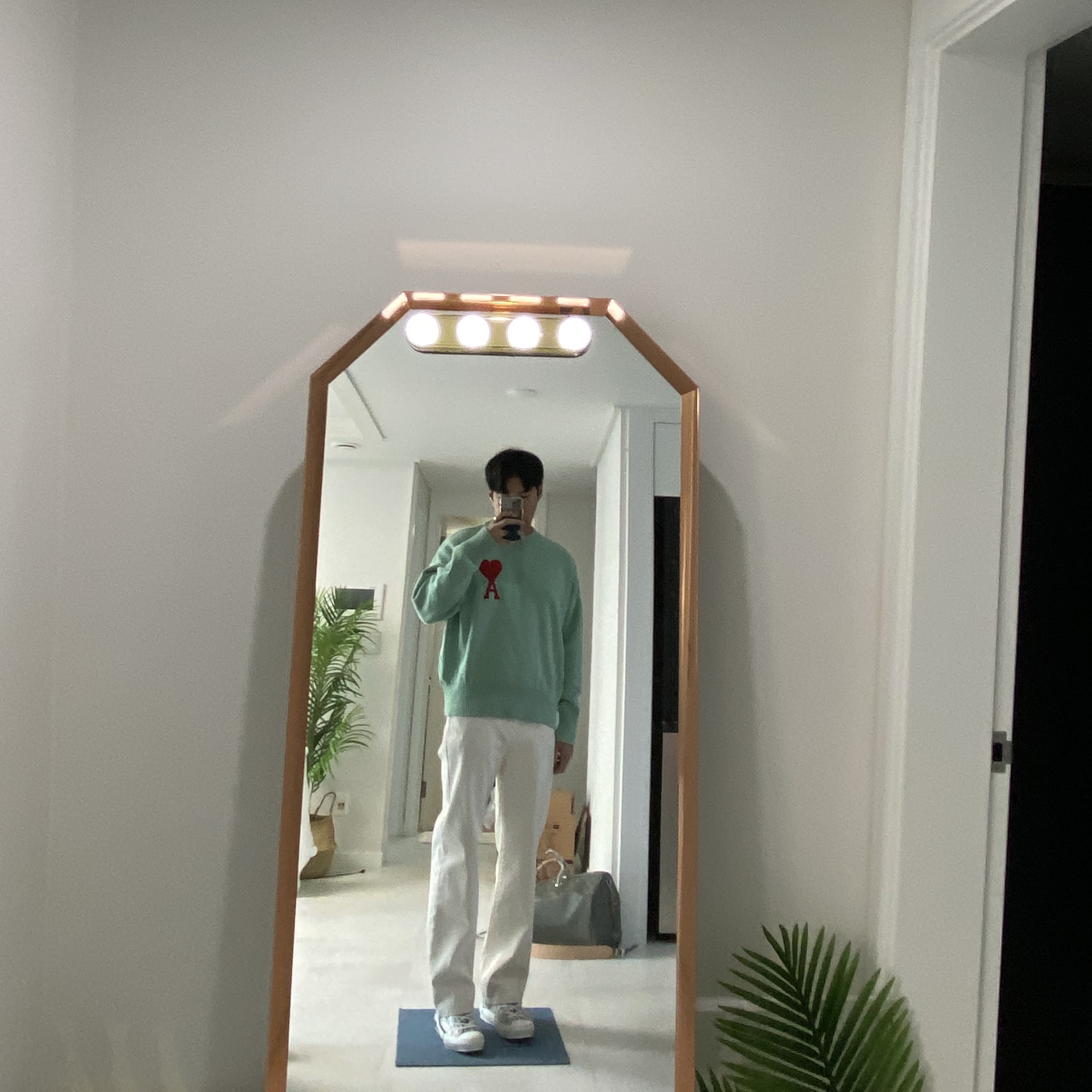 AMI de Coeur Oversize Sweater Green Aqua, Dior B23 High Dior Oblique White & Black 착용 스타일 - 2