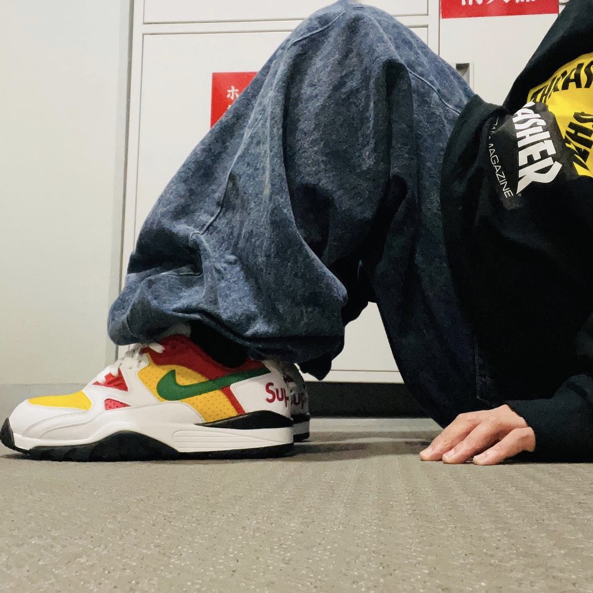 Nike x Supreme Air Cross Trainer 3 Low White 착용 스타일 - 4