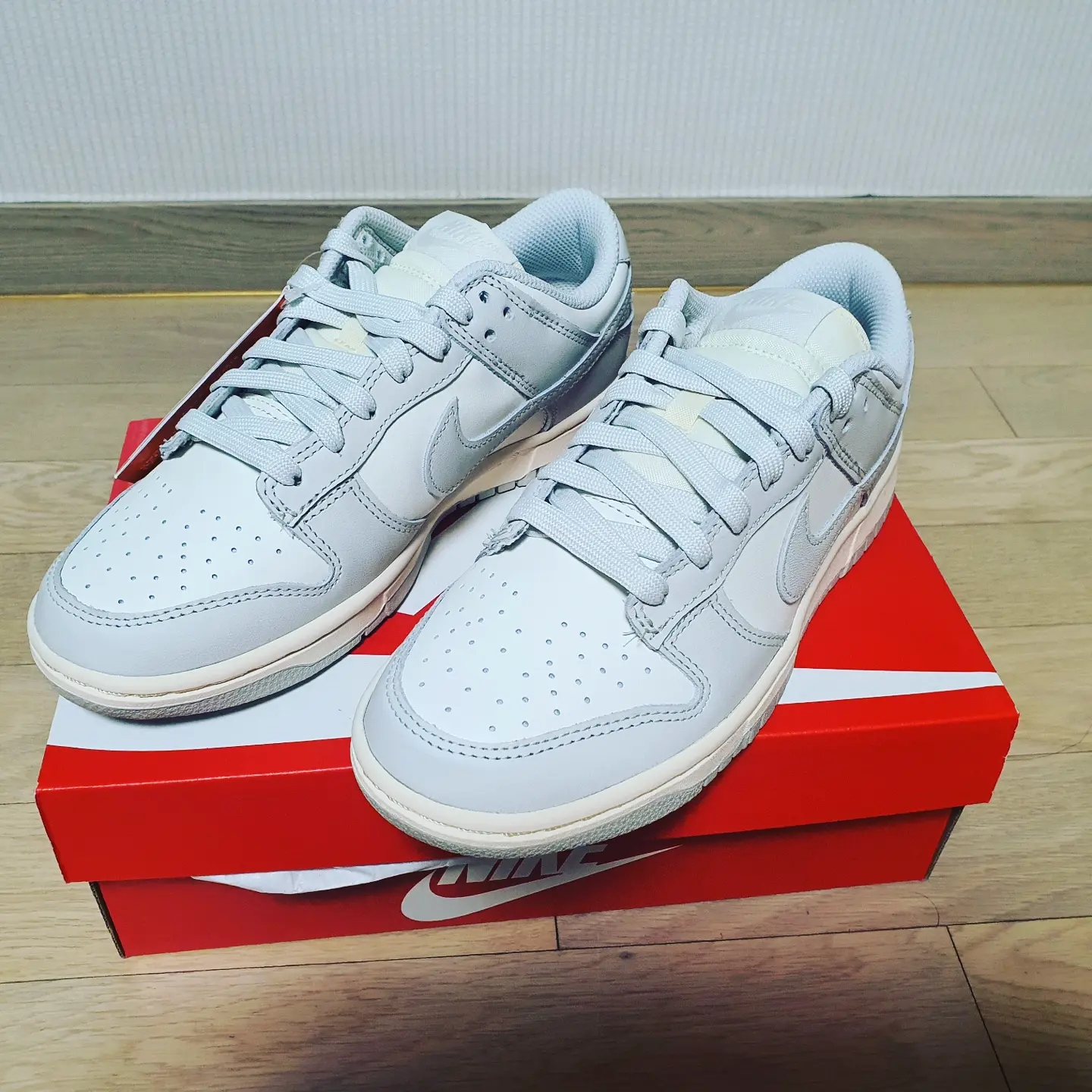 (W) Nike Dunk Low Light Bone 착용 스타일 - 1
