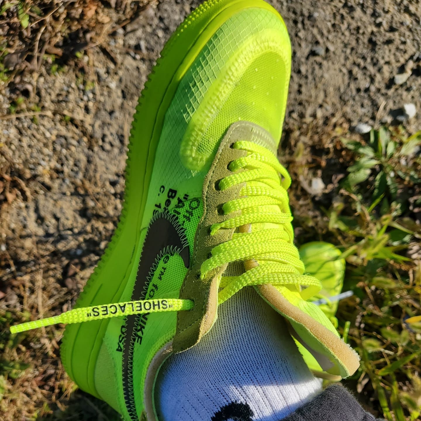Nike Big Swoosh Full Zip Jacket Black Volt, Nike x Off-White Air Force 1 Low Volt 착용 스타일 - 5