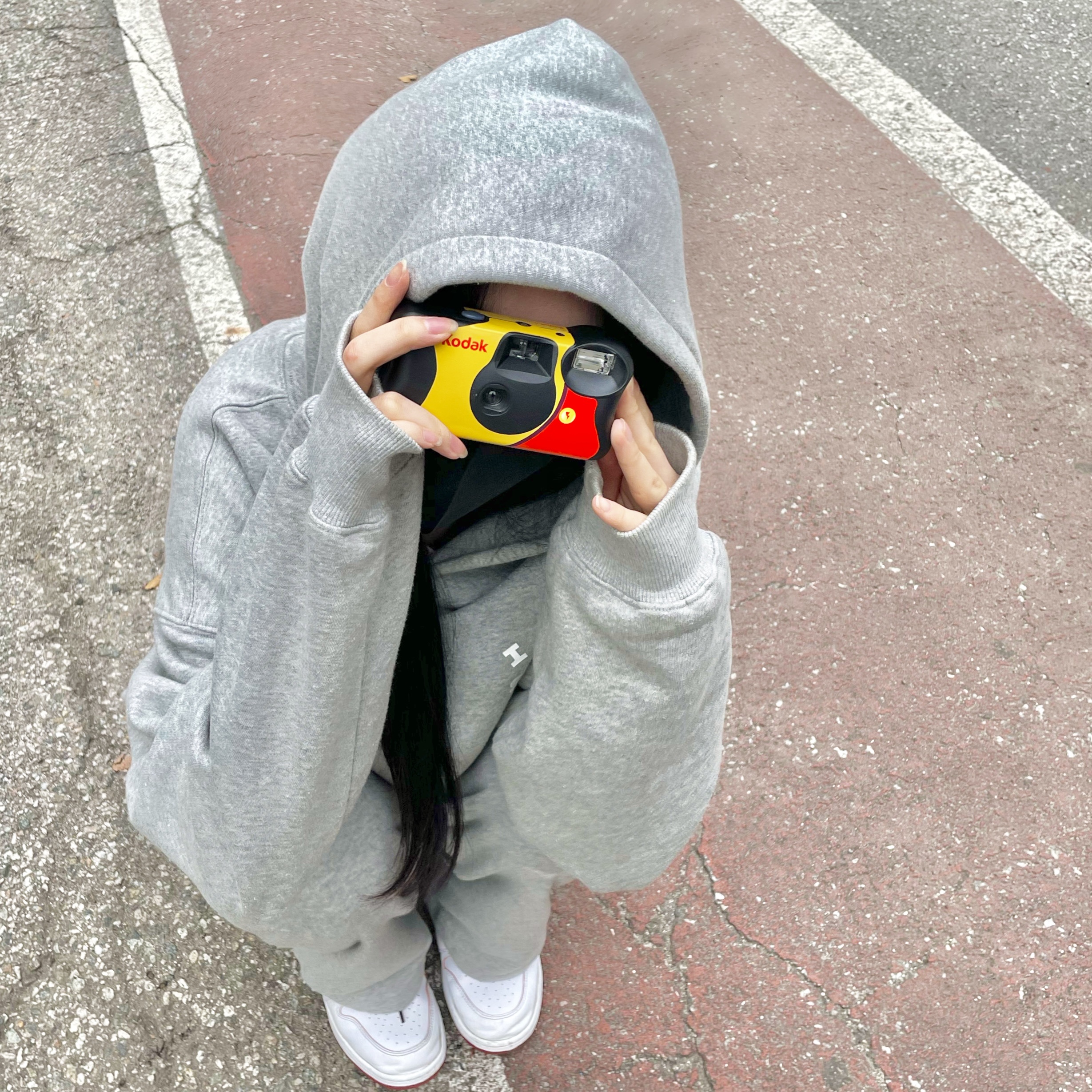 IAB Studio Hoodie Gray - 21SS 착용 스타일
