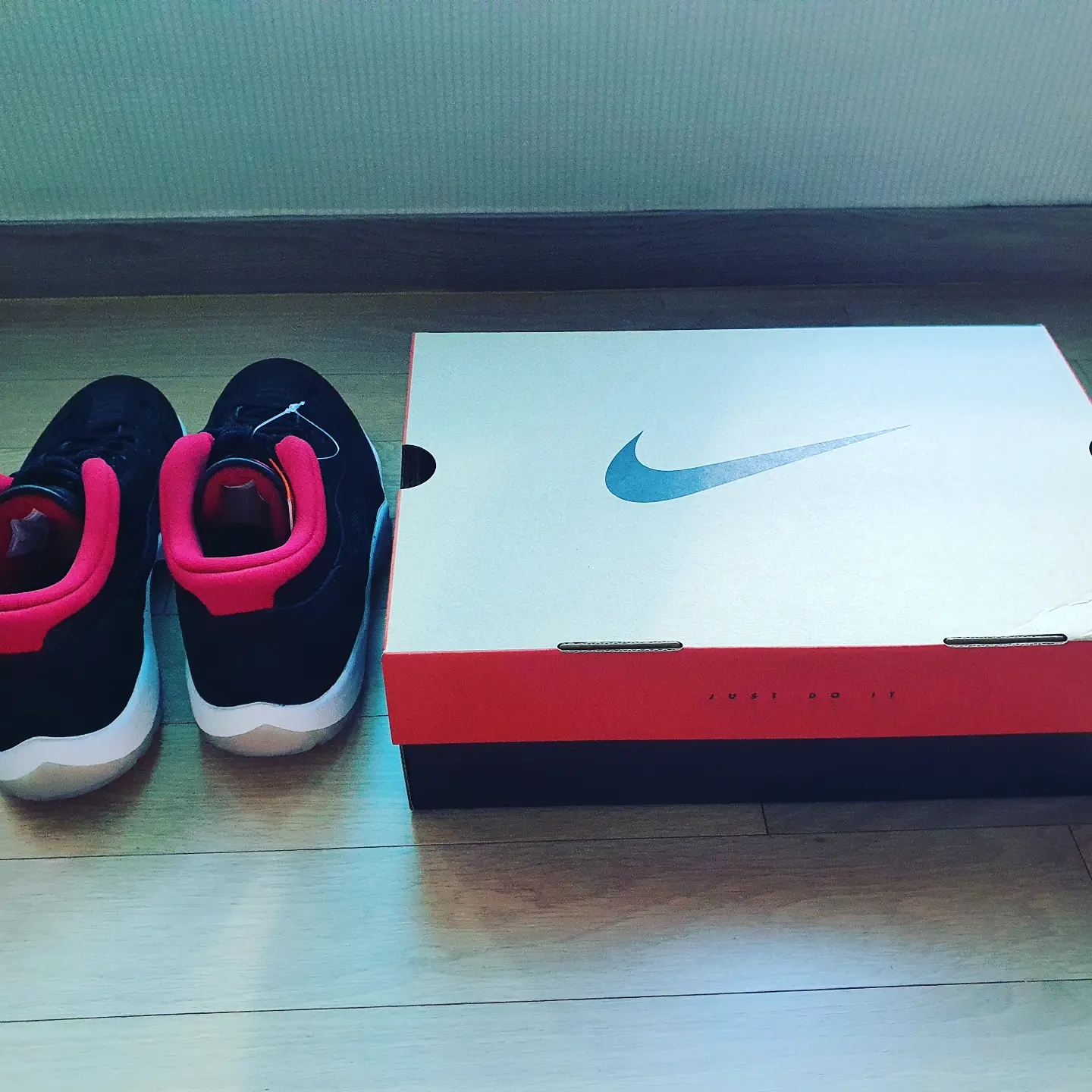 Jordan 11 Retro Low IE Bred 2021 착용 스타일 - 3
