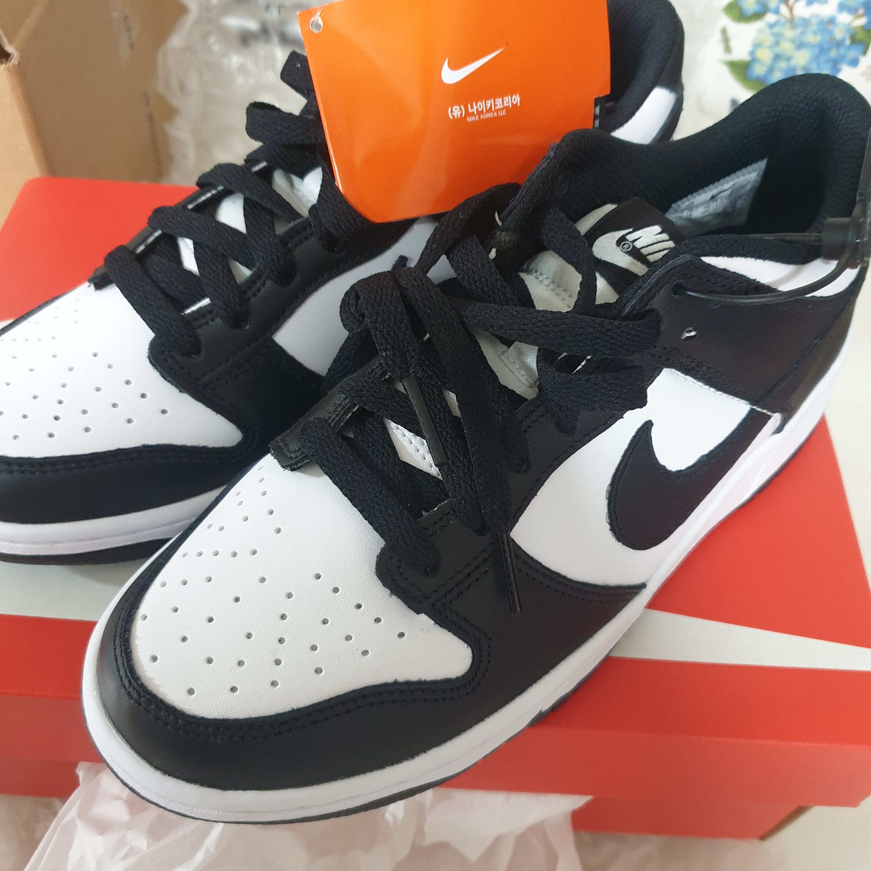 (W) Nike Dunk Low Black 착용 스타일 - 1