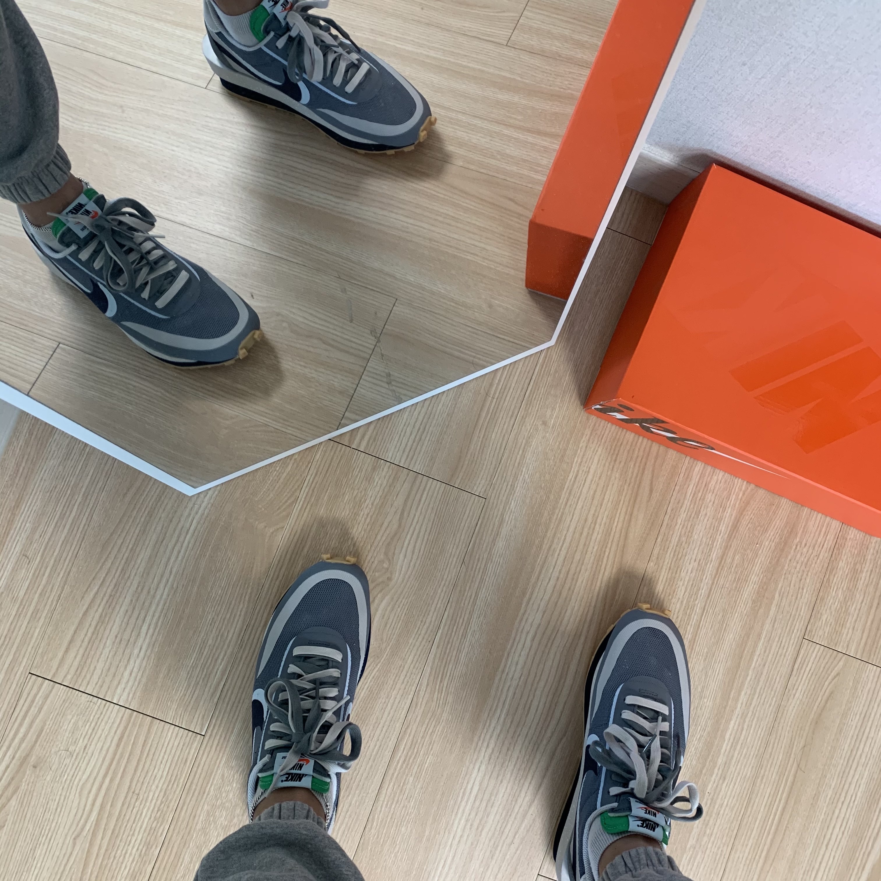 Nike x Sacai x Clot LDWaffle Cool Grey 착용 스타일 - 1