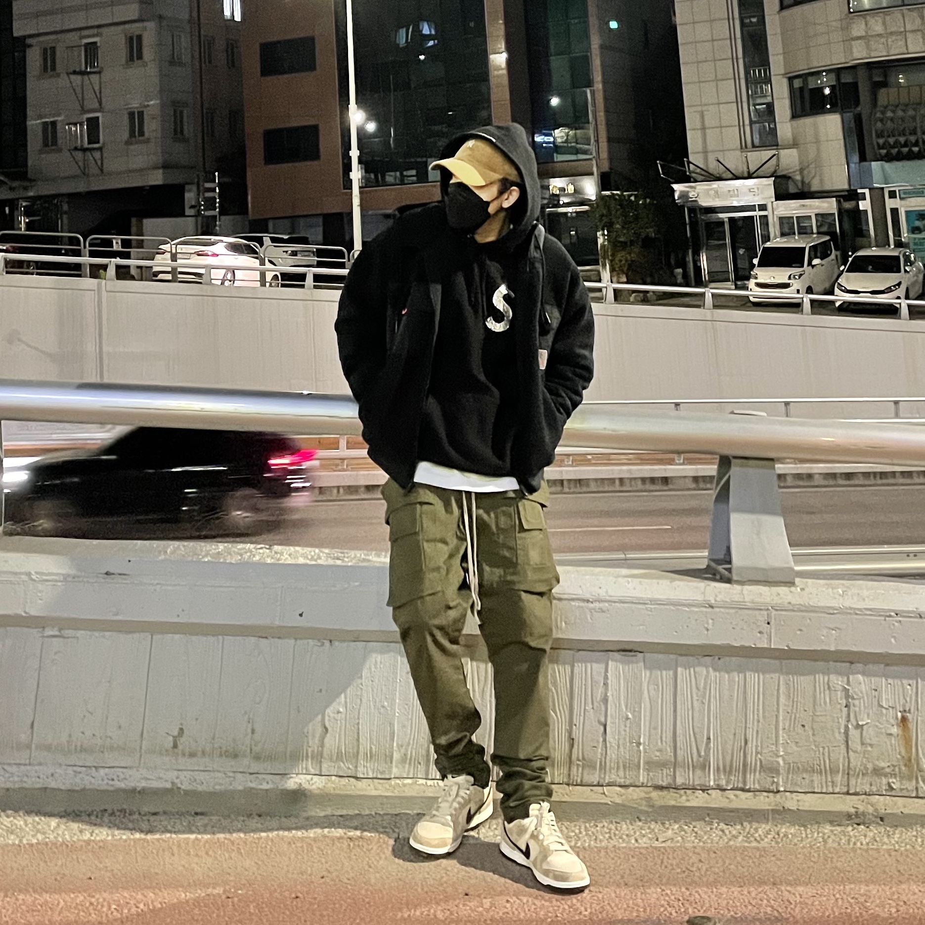 Nike Dunk Low Retro PRM Cheetah, Supreme Swarovski S Logo Hooded Sweatshirt Black - 21SS 착용 스타일 - 1