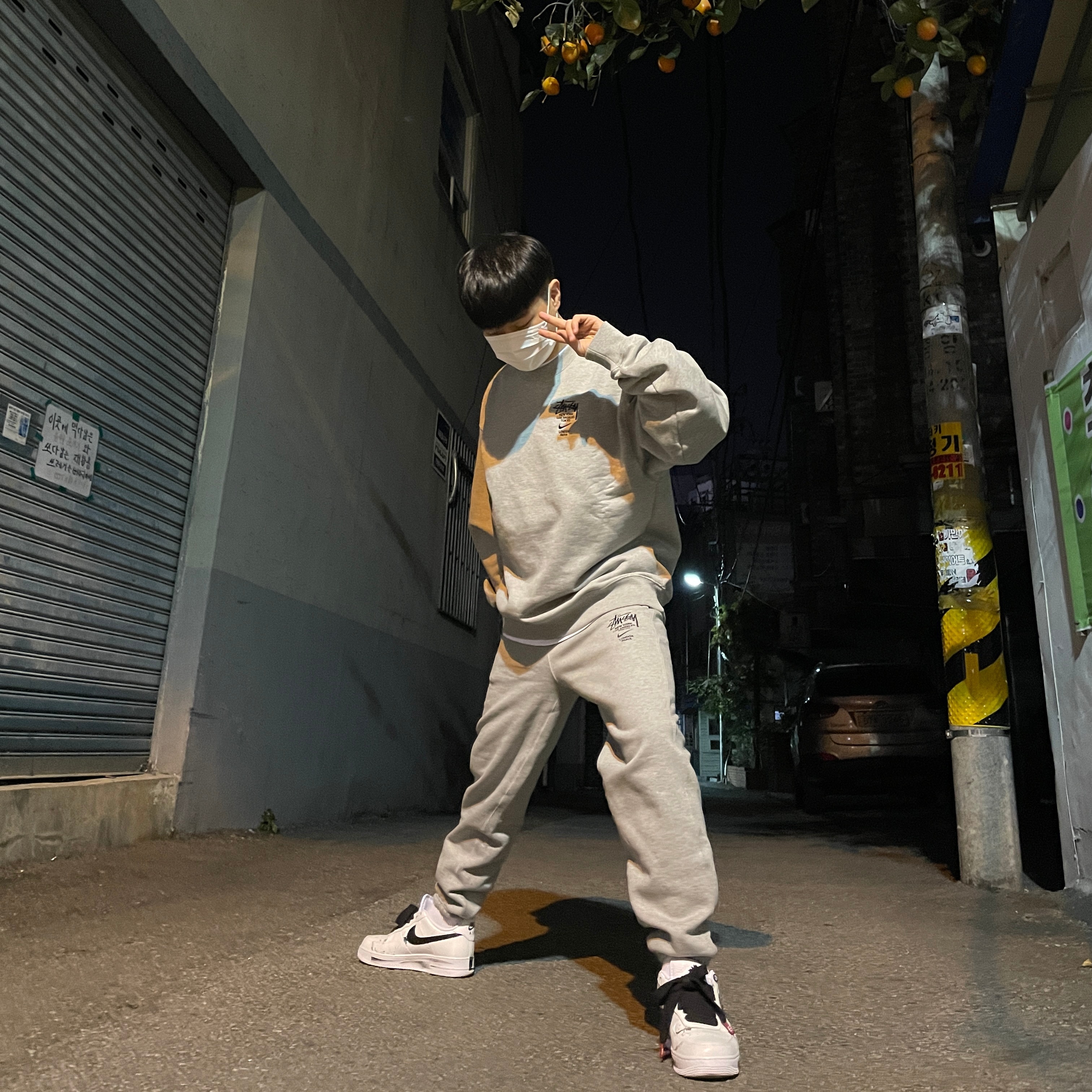 Nike x Peaceminusone Air Force 1 Low Para-Noise 2.0, Nike x Stussy NRG ZR Fleece Crewneck Heather Grey - US/EU 착용 스타일 - 1