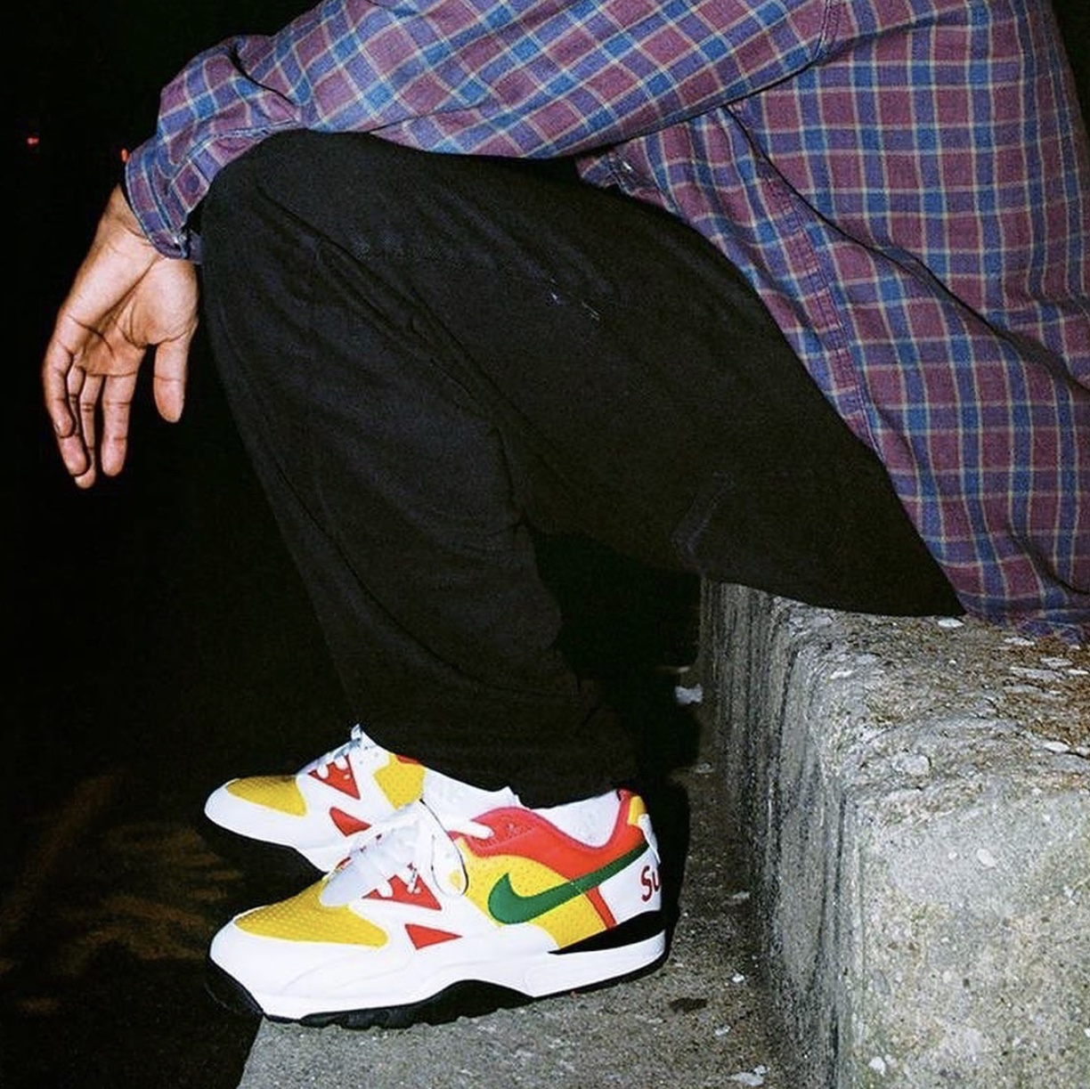 Nike x Supreme Air Cross Trainer 3 Low White 착용 스타일 - 1