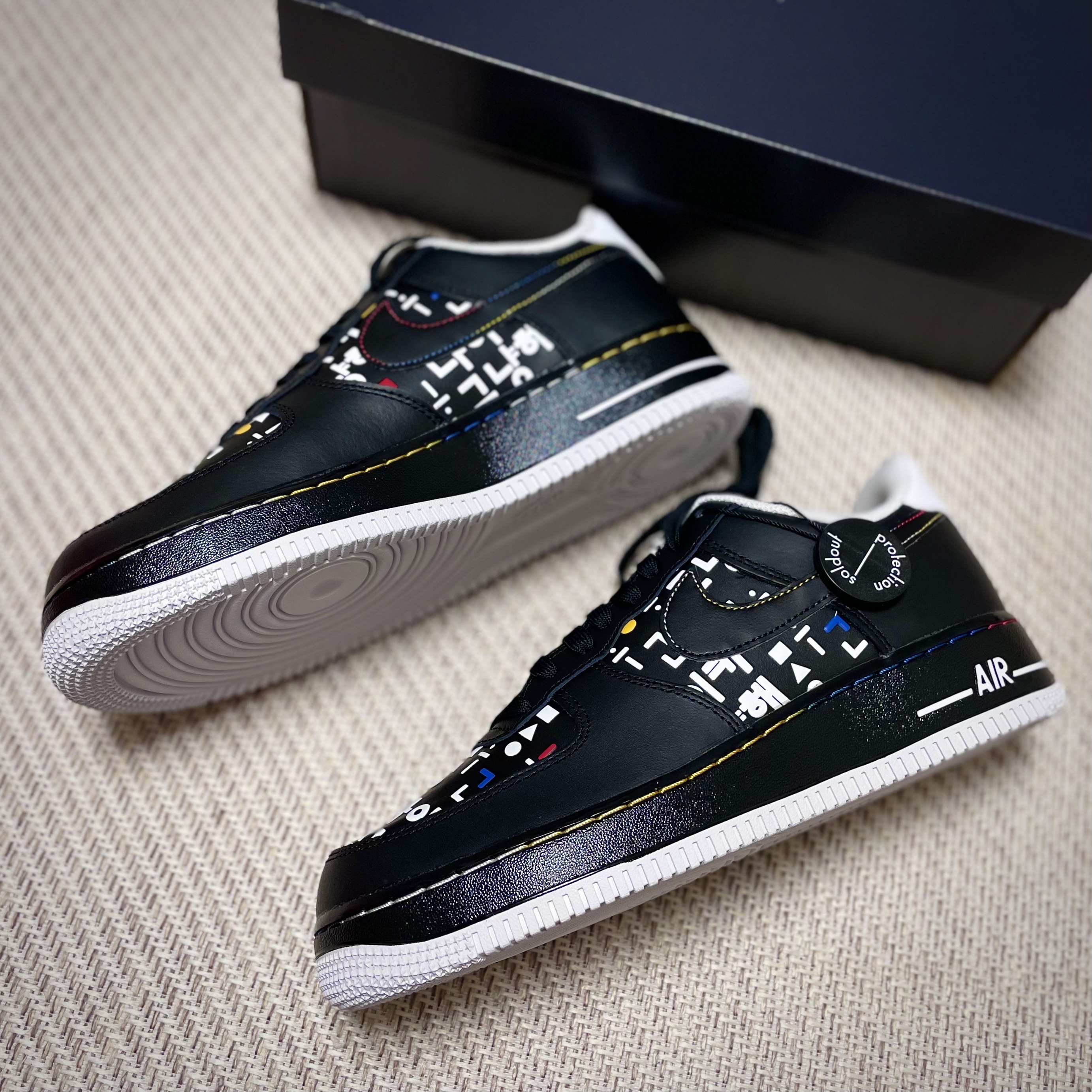 Nike Air Force 1 '07 LV8 Hangul Day 착용 스타일 - 2