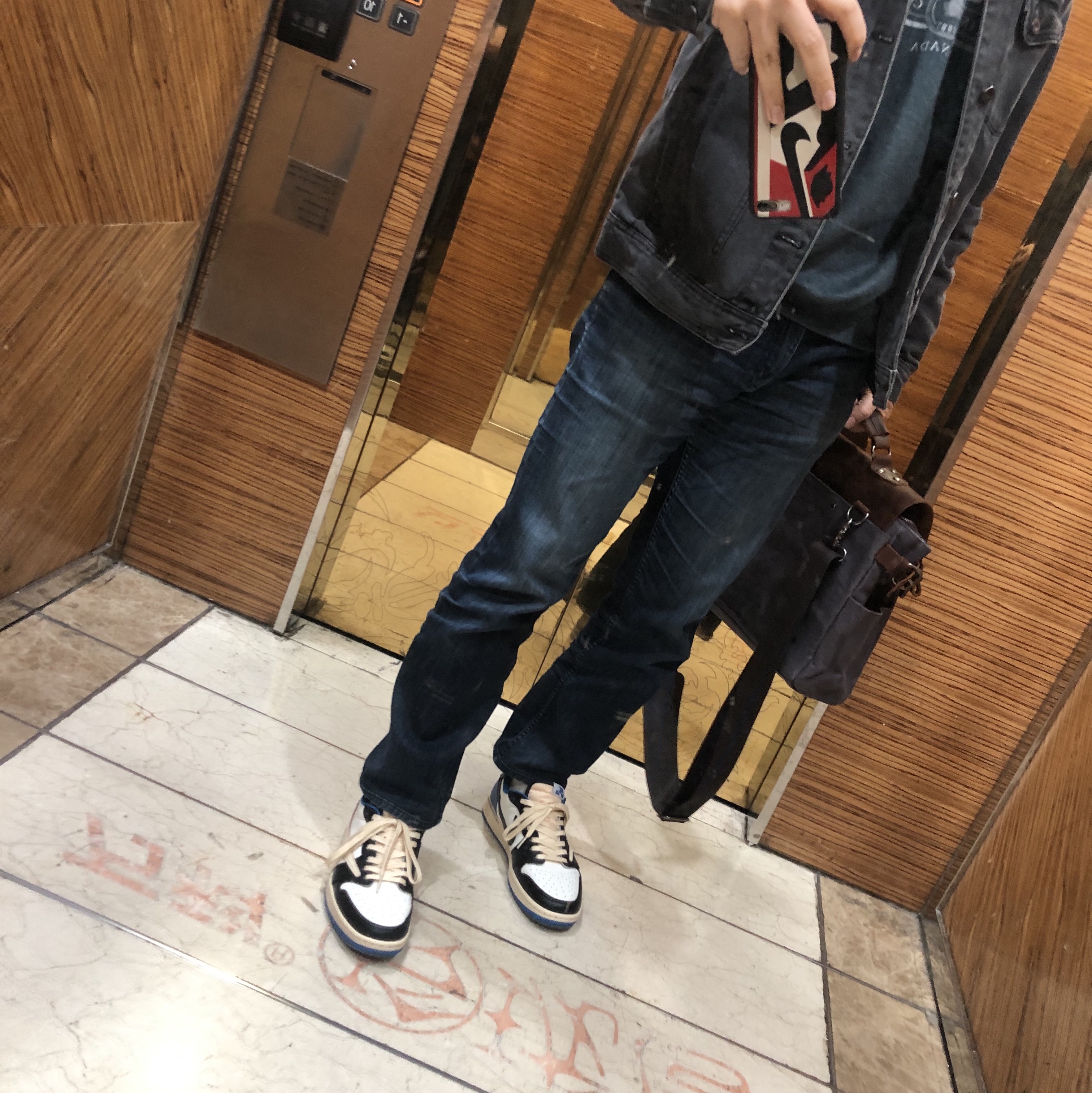 Jordan 1 x Travis Scott x Fragment Retro Low OG SP Military Blue 착용 스타일 - 3