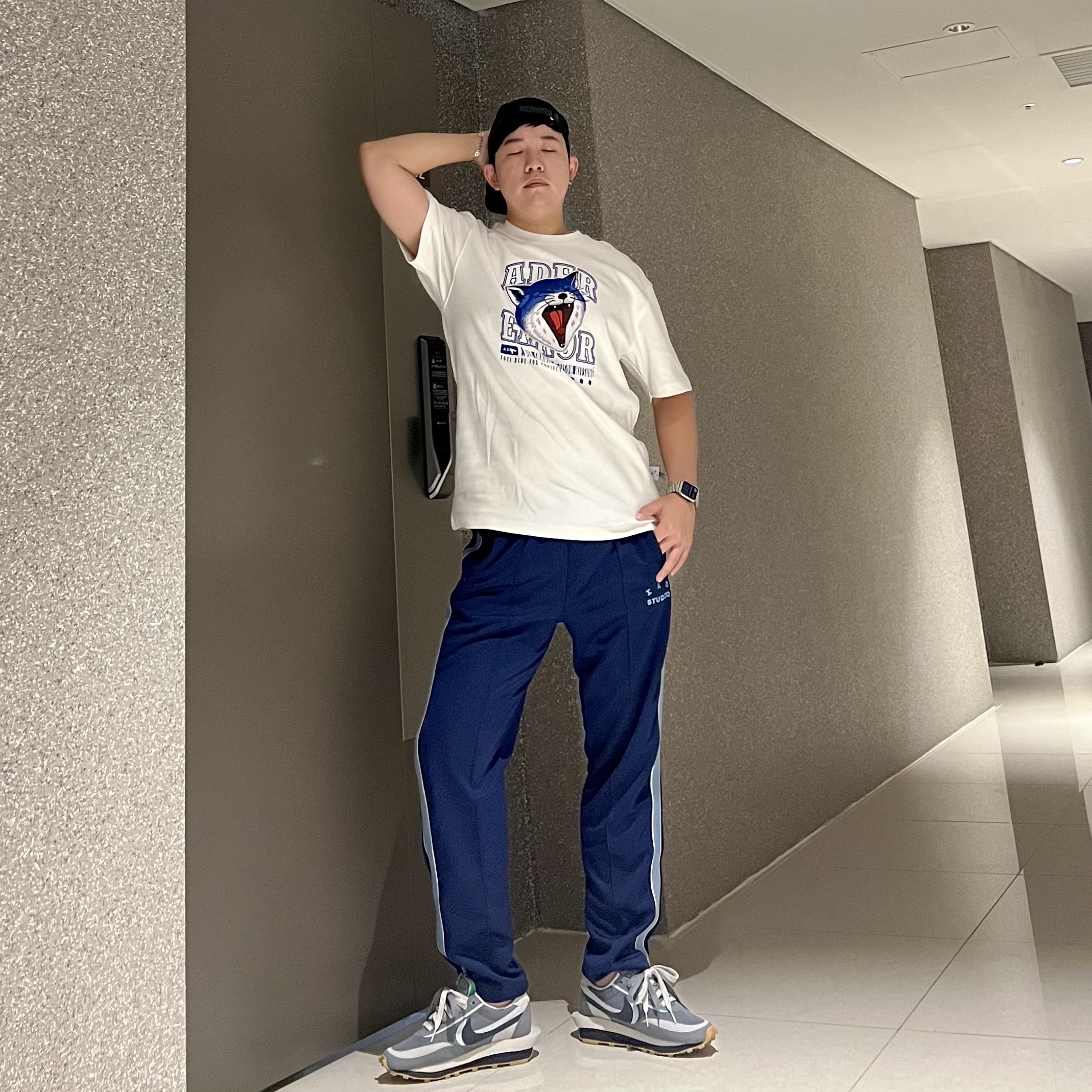 Nike x Sacai x Clot LDWaffle Cool Grey, IAB Studio Track Pants Navy - 21SS 착용 스타일 - 1