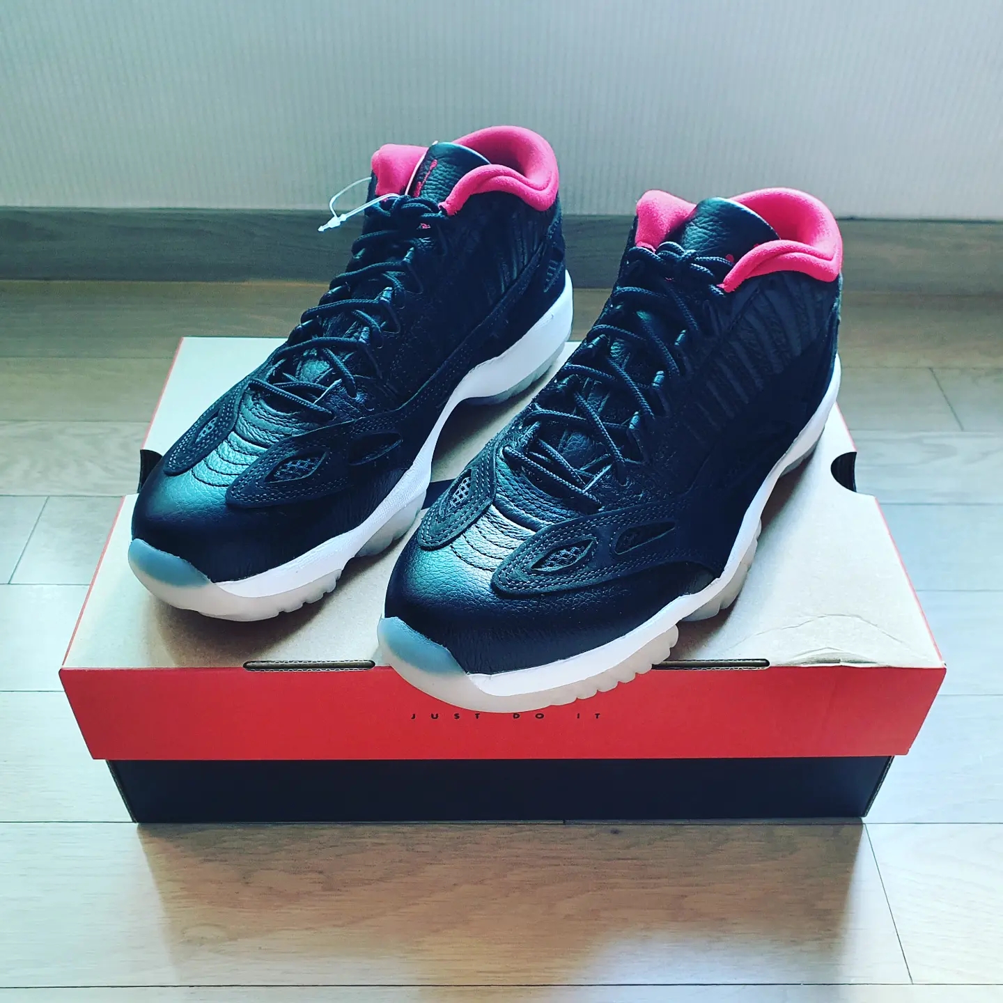 Jordan 11 Retro Low IE Bred 2021 착용 스타일 - 1