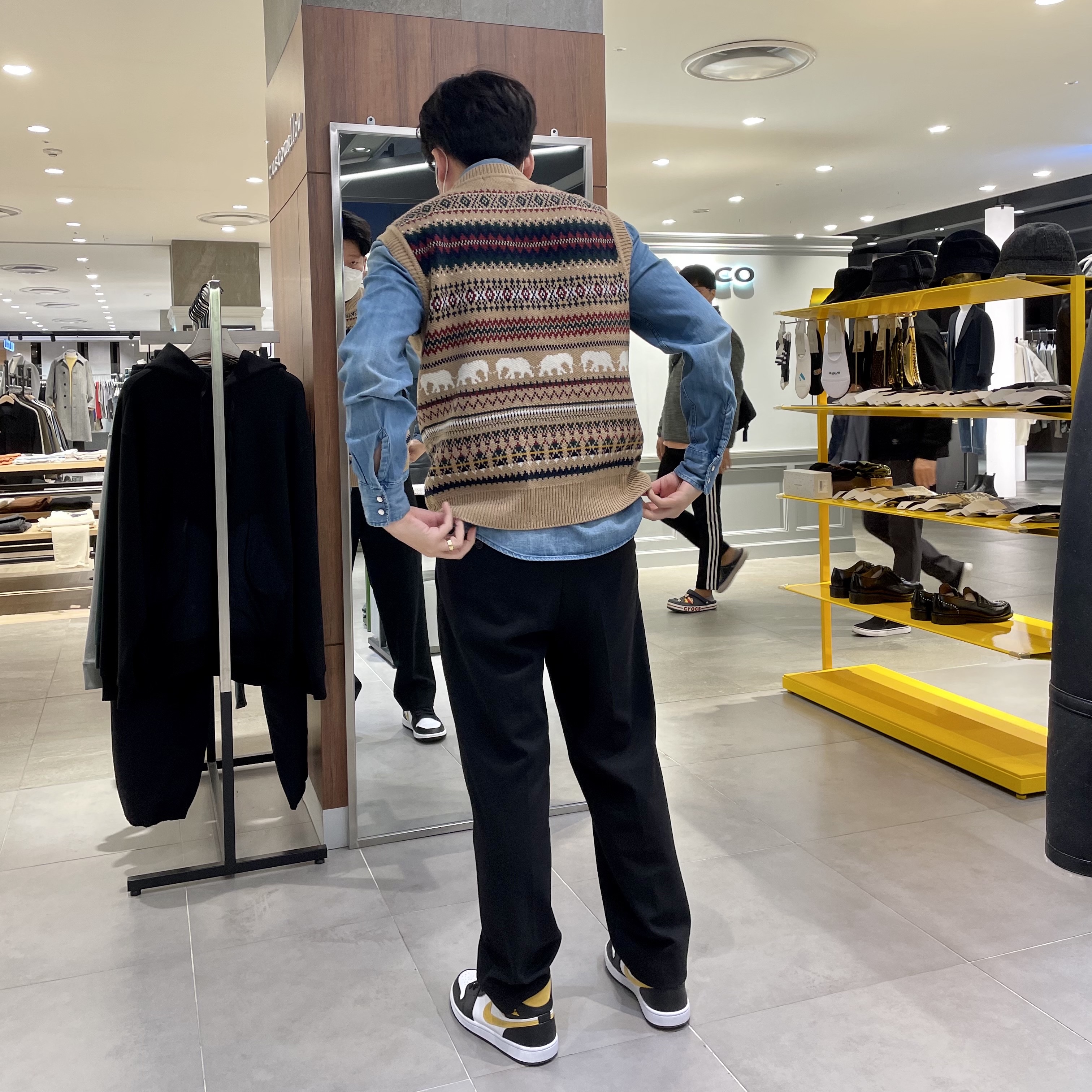 Jordan 1 Mid Pollen 착용 스타일 - 2