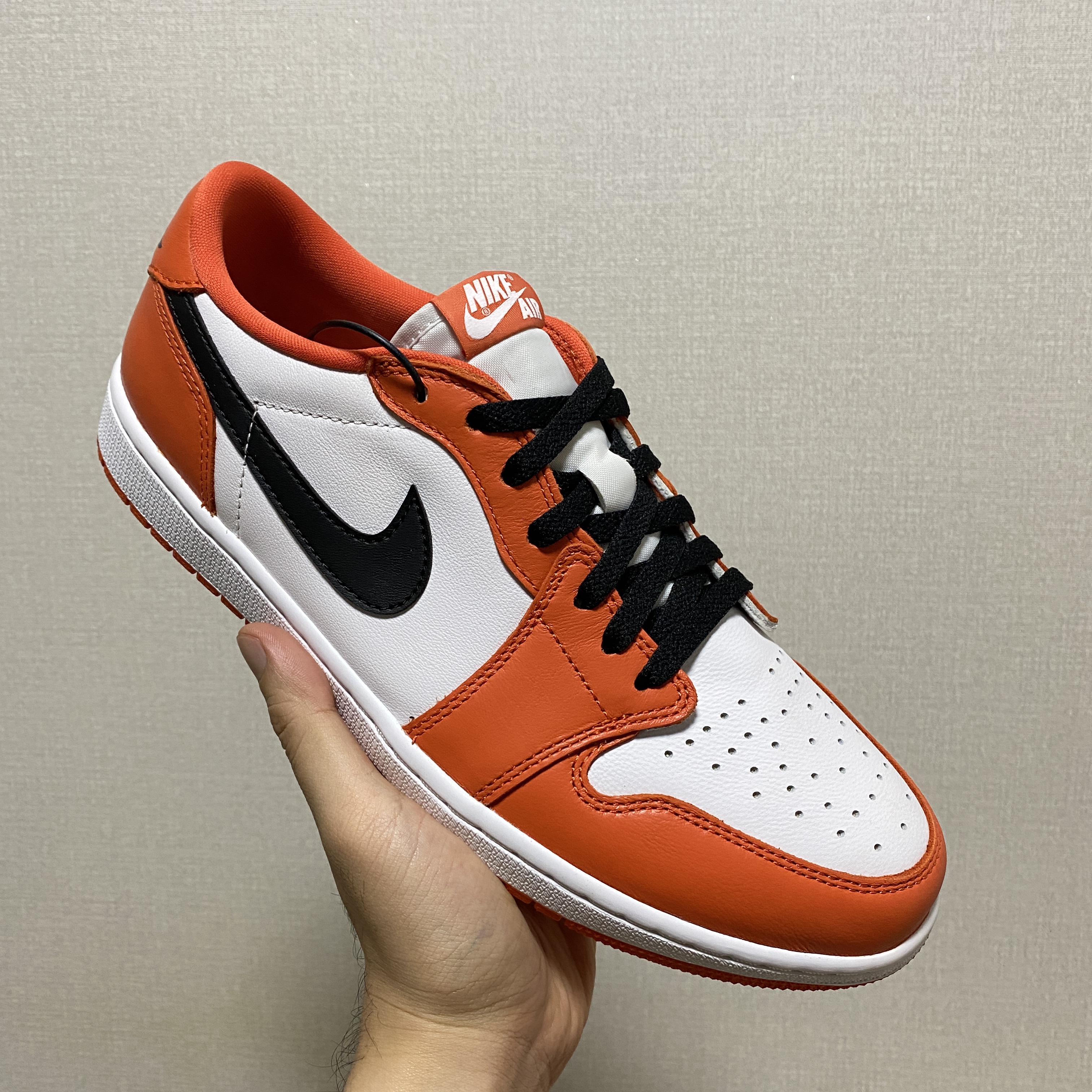 Jordan 1 Low OG Starfish 착용 스타일 - 1