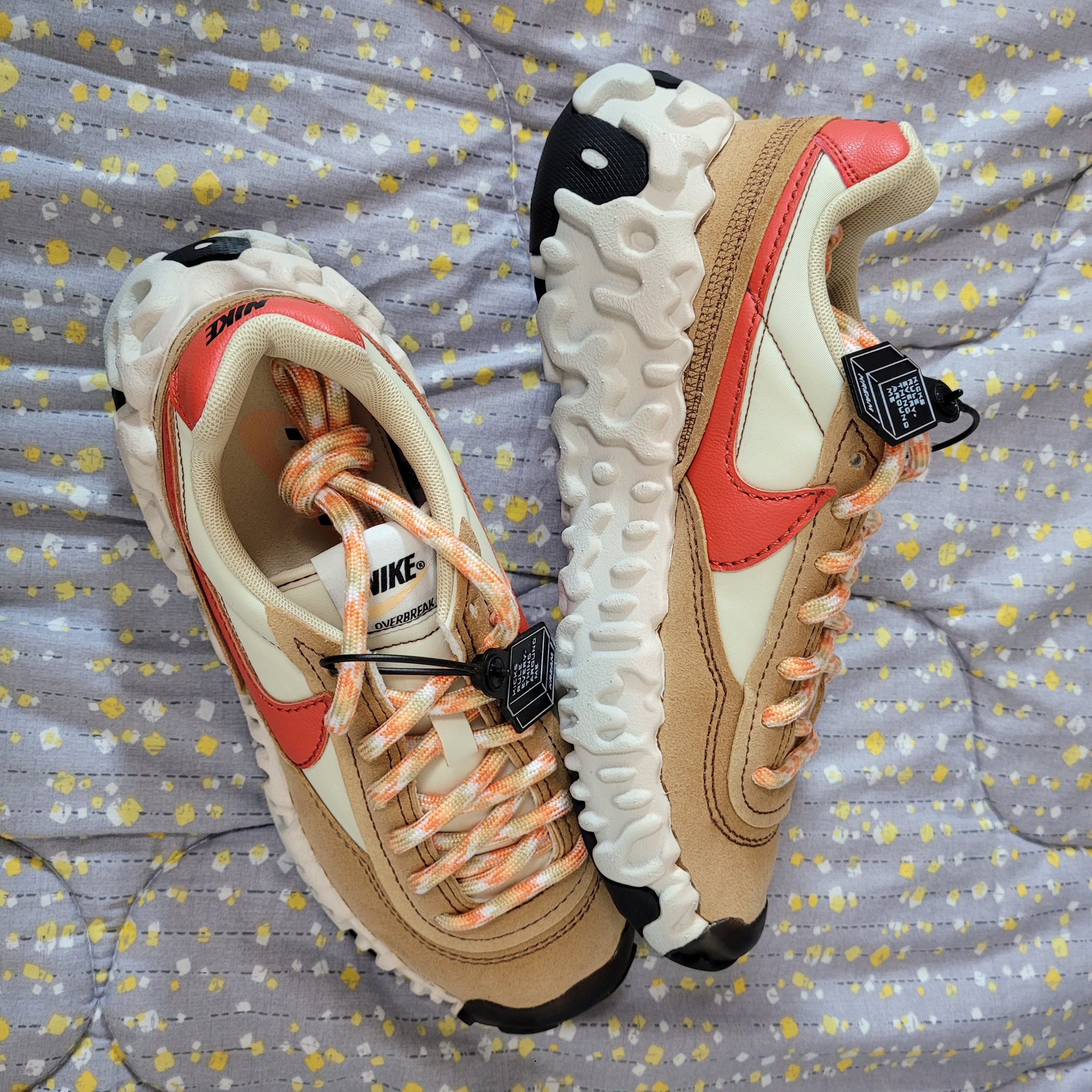 Nike Overbreak SP Fossil 착용 스타일