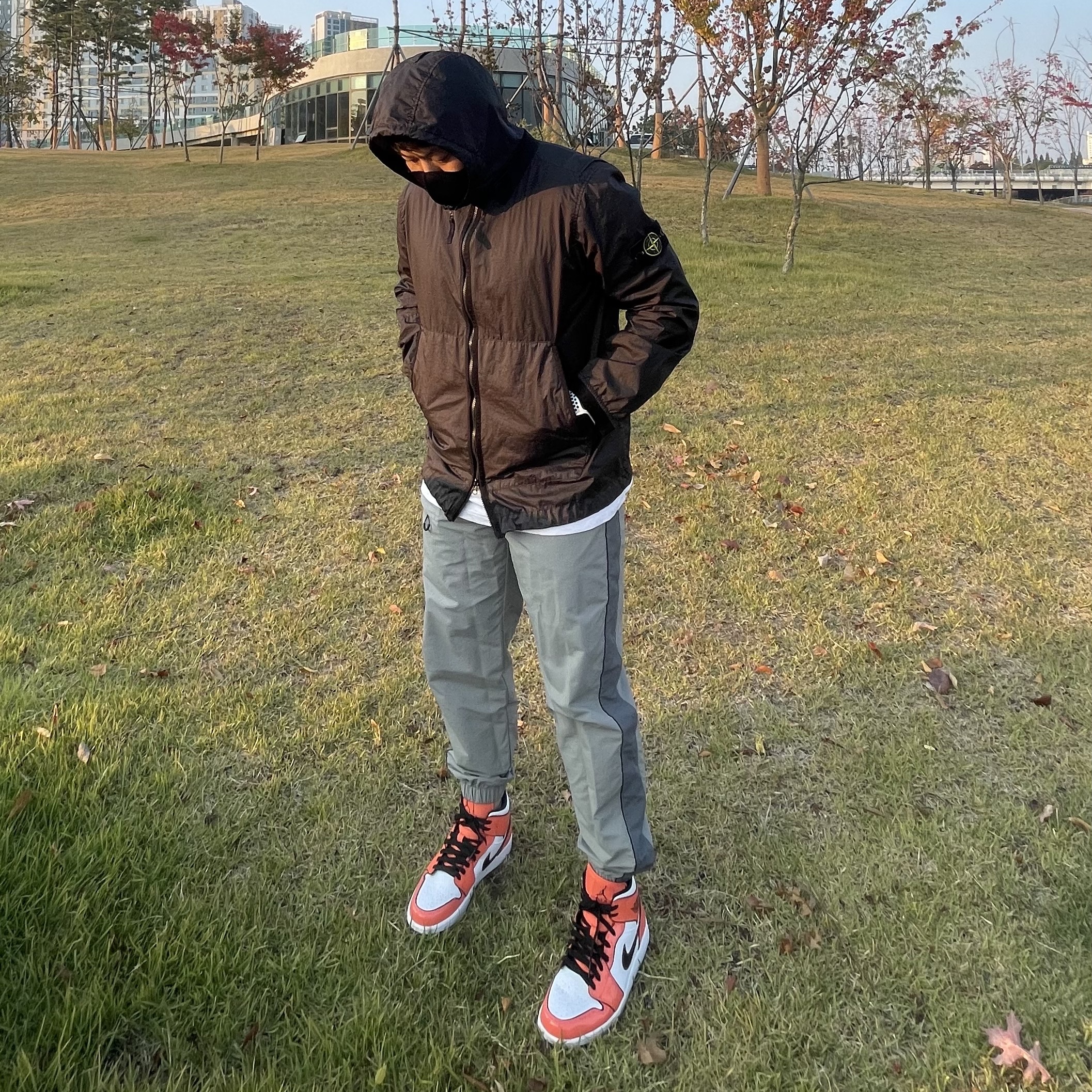 Stone Island 40523 Membrana 3L TC Jacket Navy Blue - 21SS, Jordan 1 Mid SE Turf Orange 착용 스타일 - 2