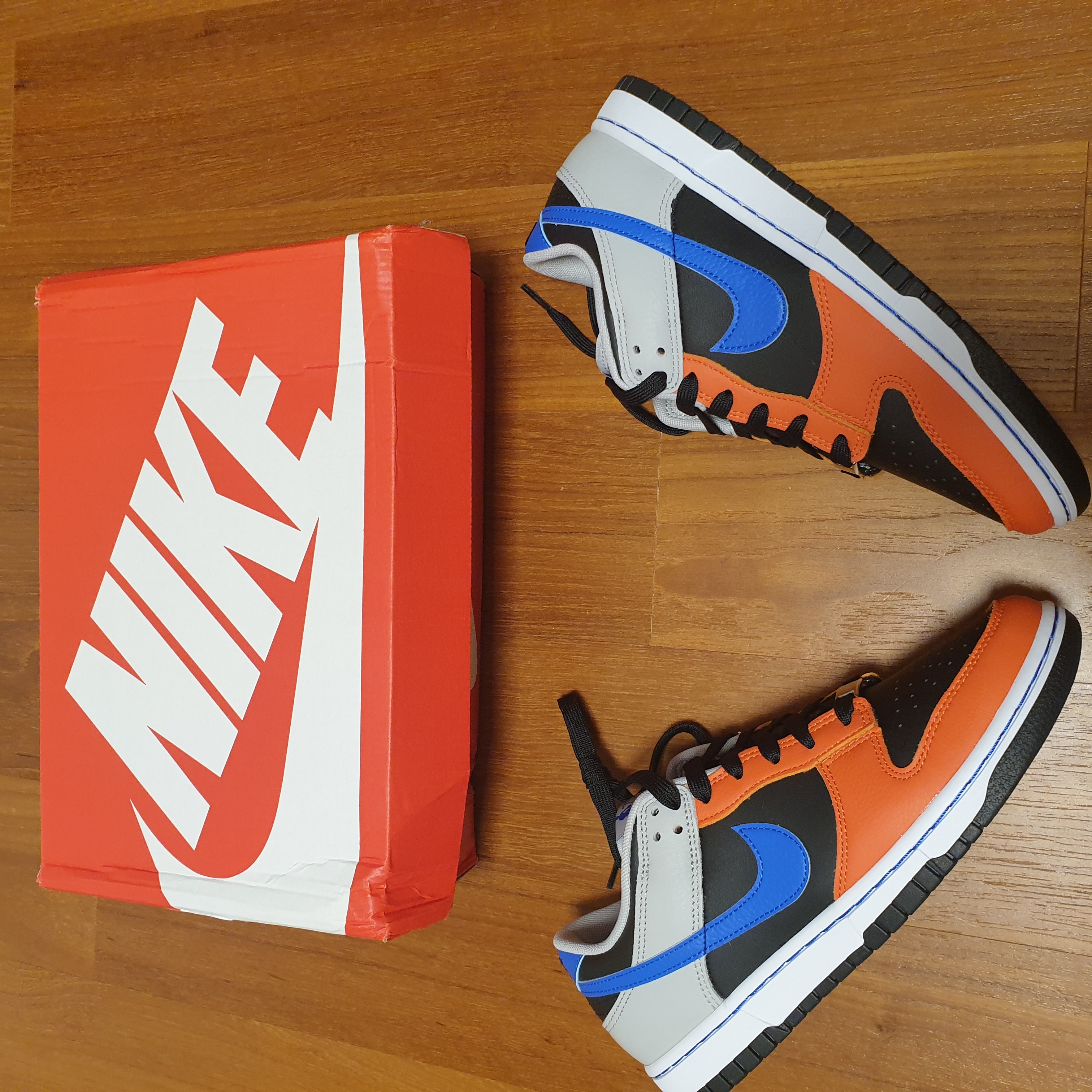 Nike x NBA Dunk Low Retro EMB Racer Blue and Orange 착용 스타일 - 2