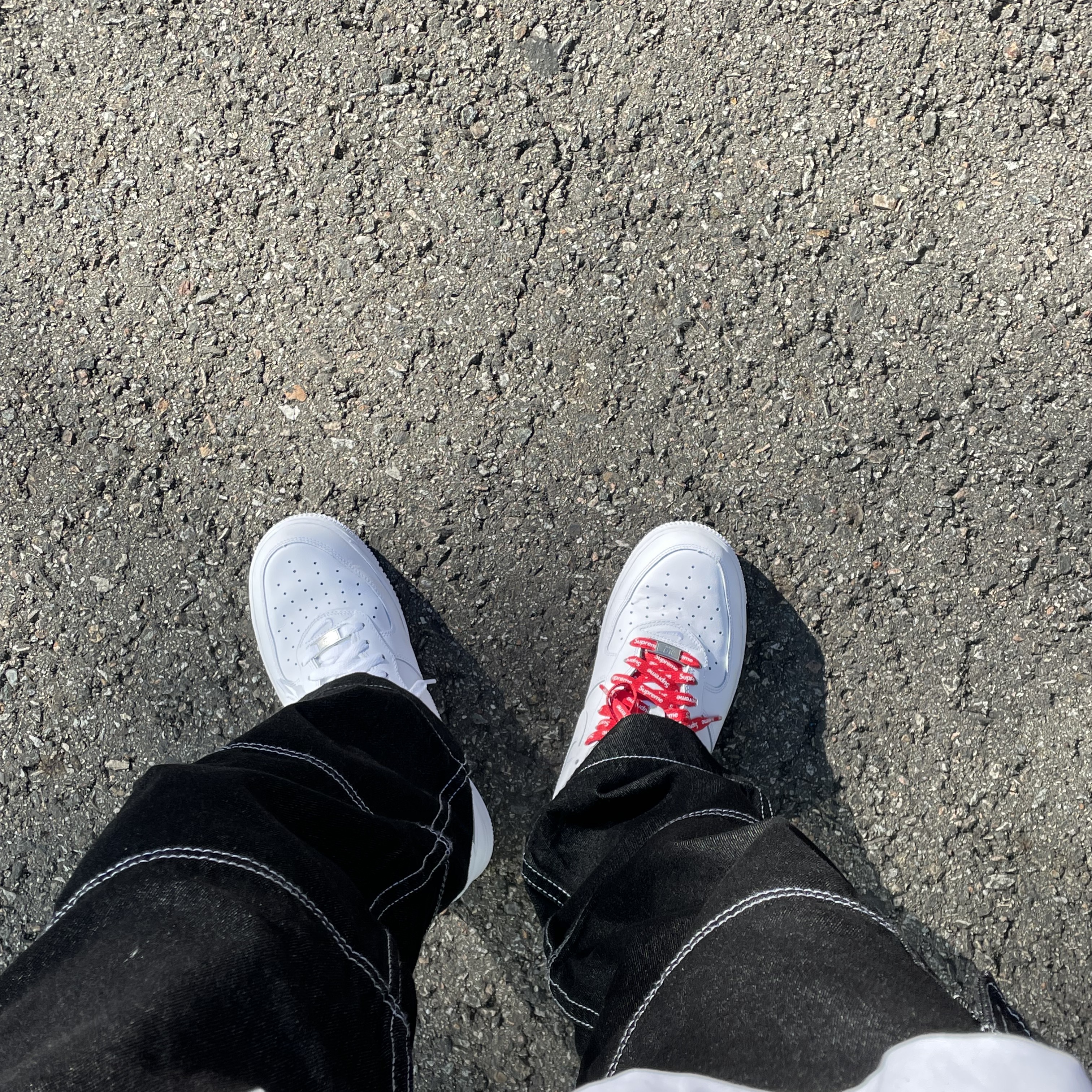 Nike x Supreme Air Force 1 Low White 착용 스타일 - 1