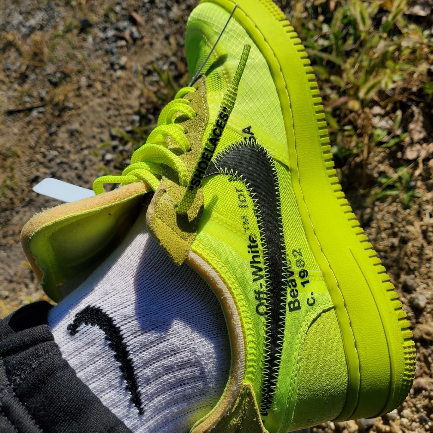 Nike Big Swoosh Full Zip Jacket Black Volt, Nike x Off-White Air Force 1 Low Volt 착용 스타일 - 4