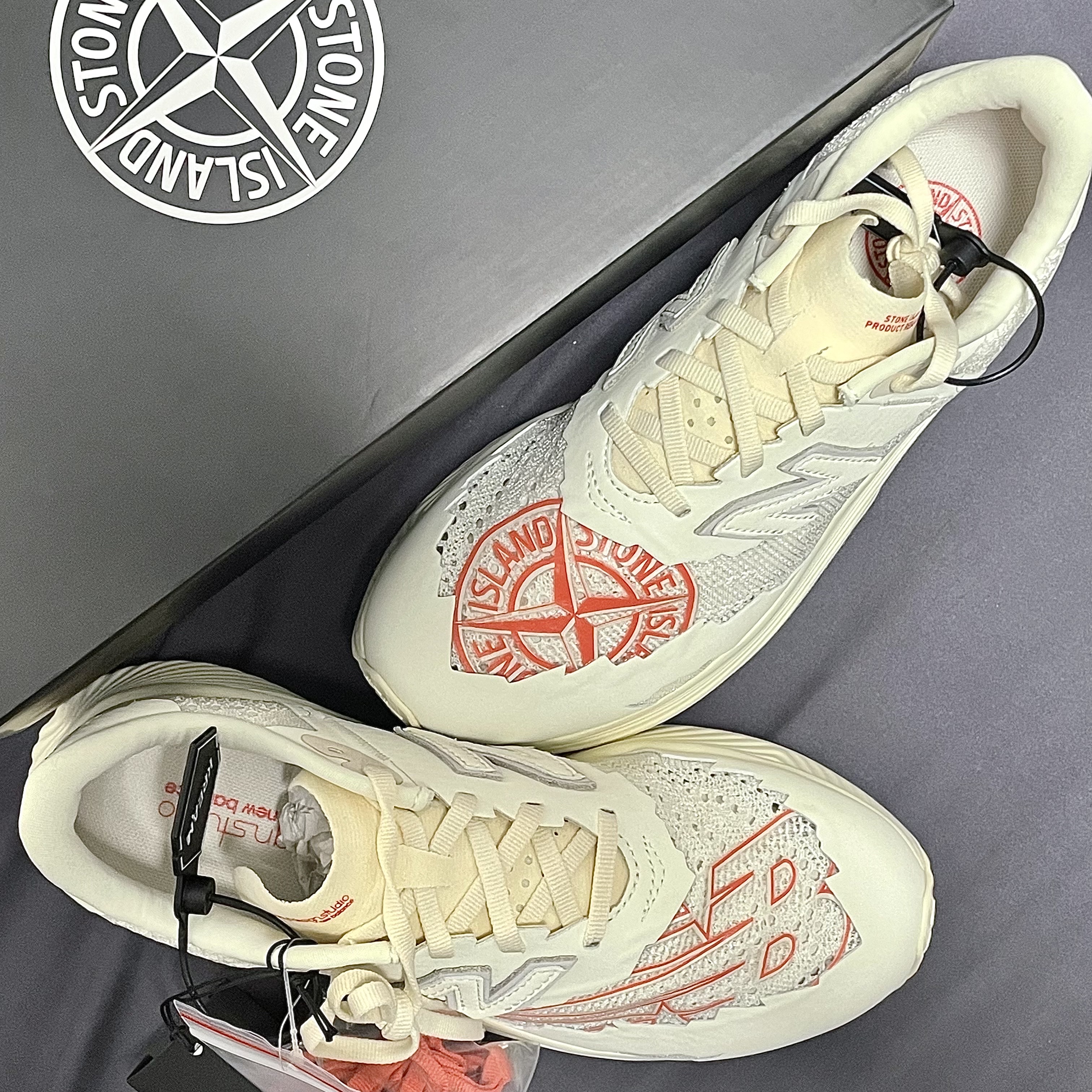 New Balance x Stone Island x Tokyo Design Studio FuelCell RC Elite v2 착용 스타일 - 2