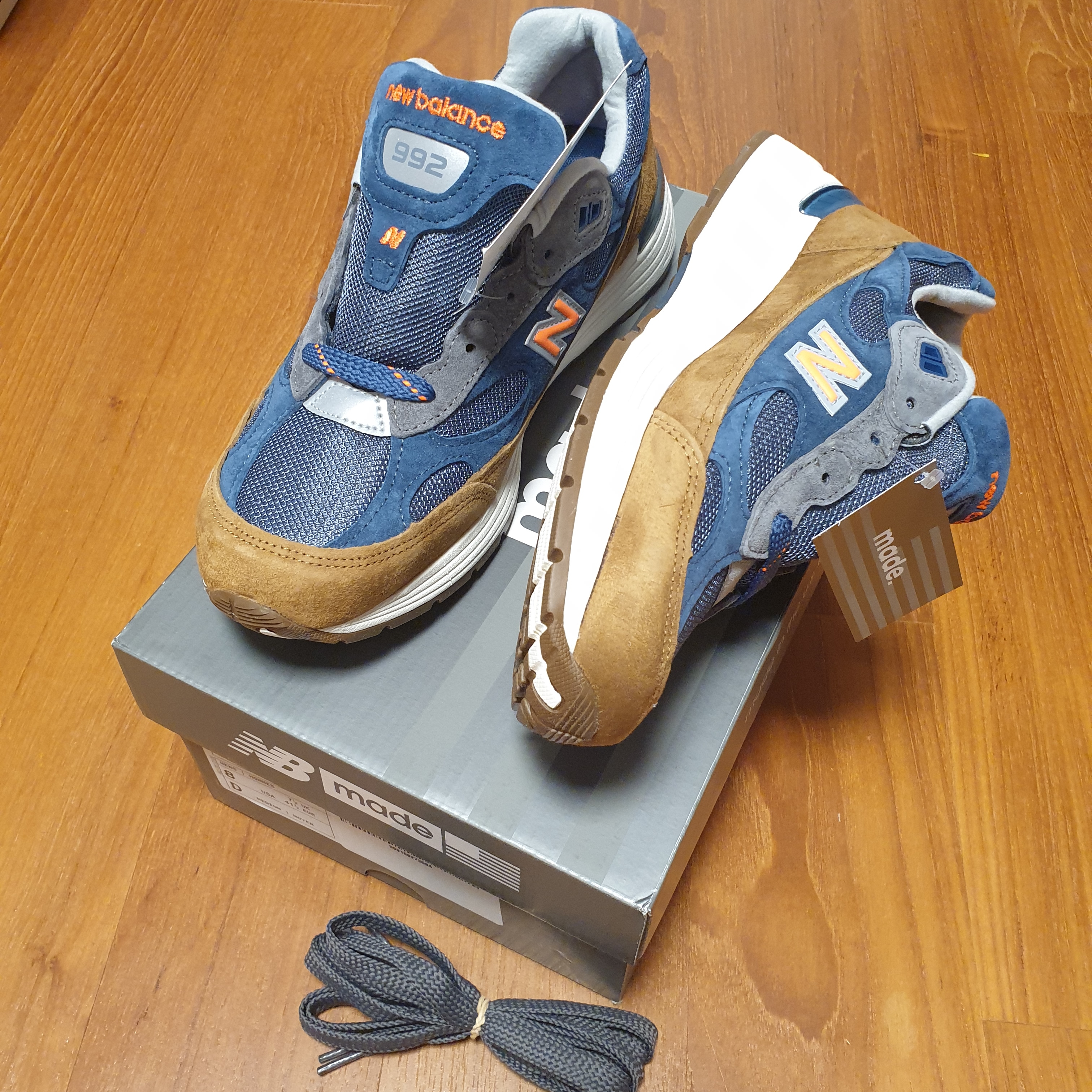 New Balance x J.Crew 992 Made in USA New York 착용 스타일 - 4