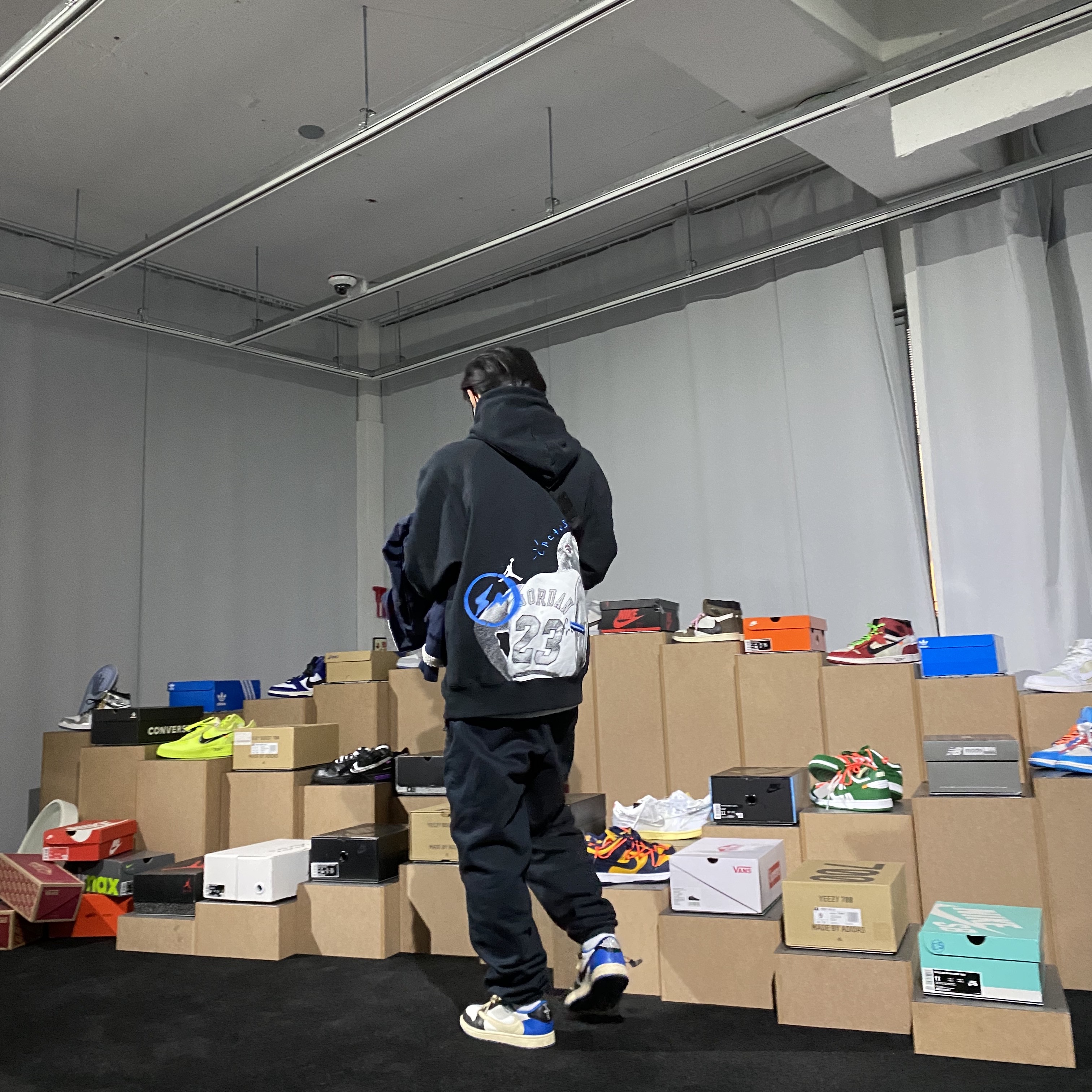 Jordan 1 x Travis Scott x Fragment Retro Low OG SP Military Blue, Jordan x Travis Scott x Fragment Hoodie Black (DJ0615-010) 착용 스타일 - 2