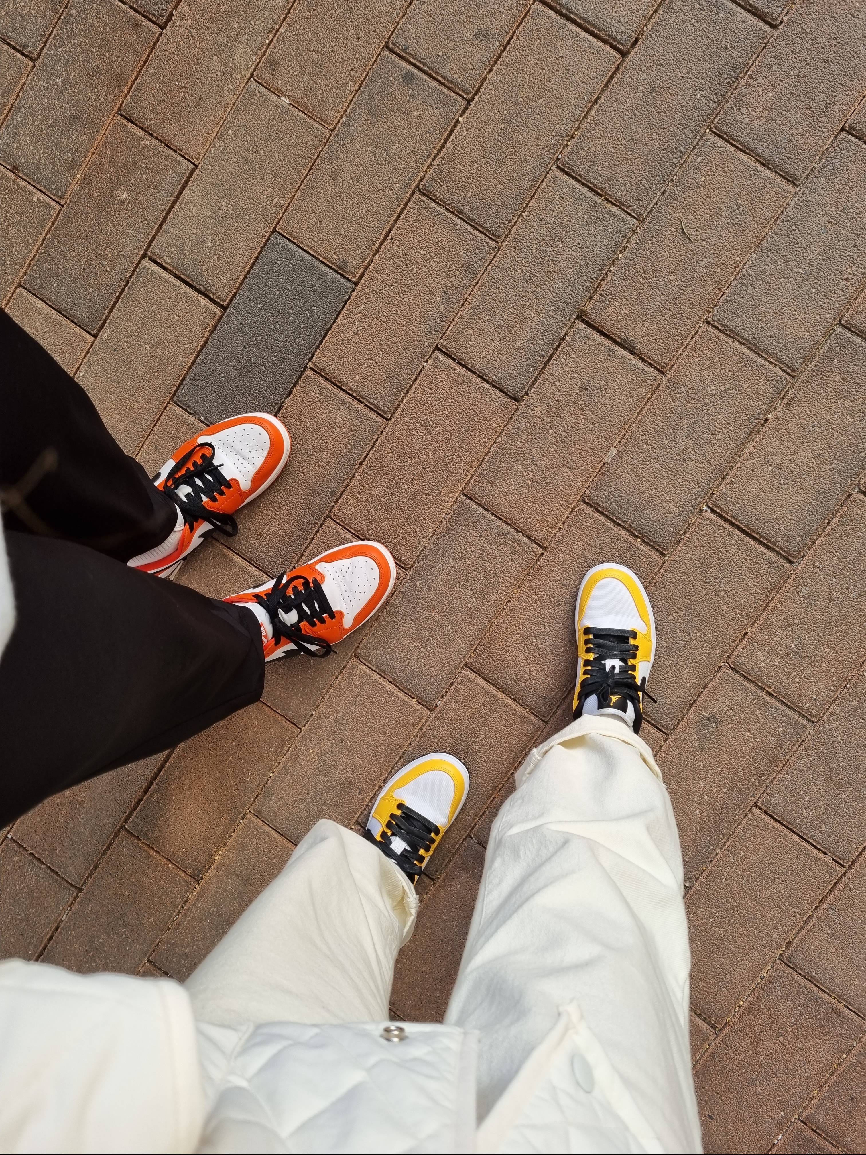 (W) Jordan 1 Low SE Laser Orange, Jordan 1 Low OG Starfish 착용 스타일 - 3