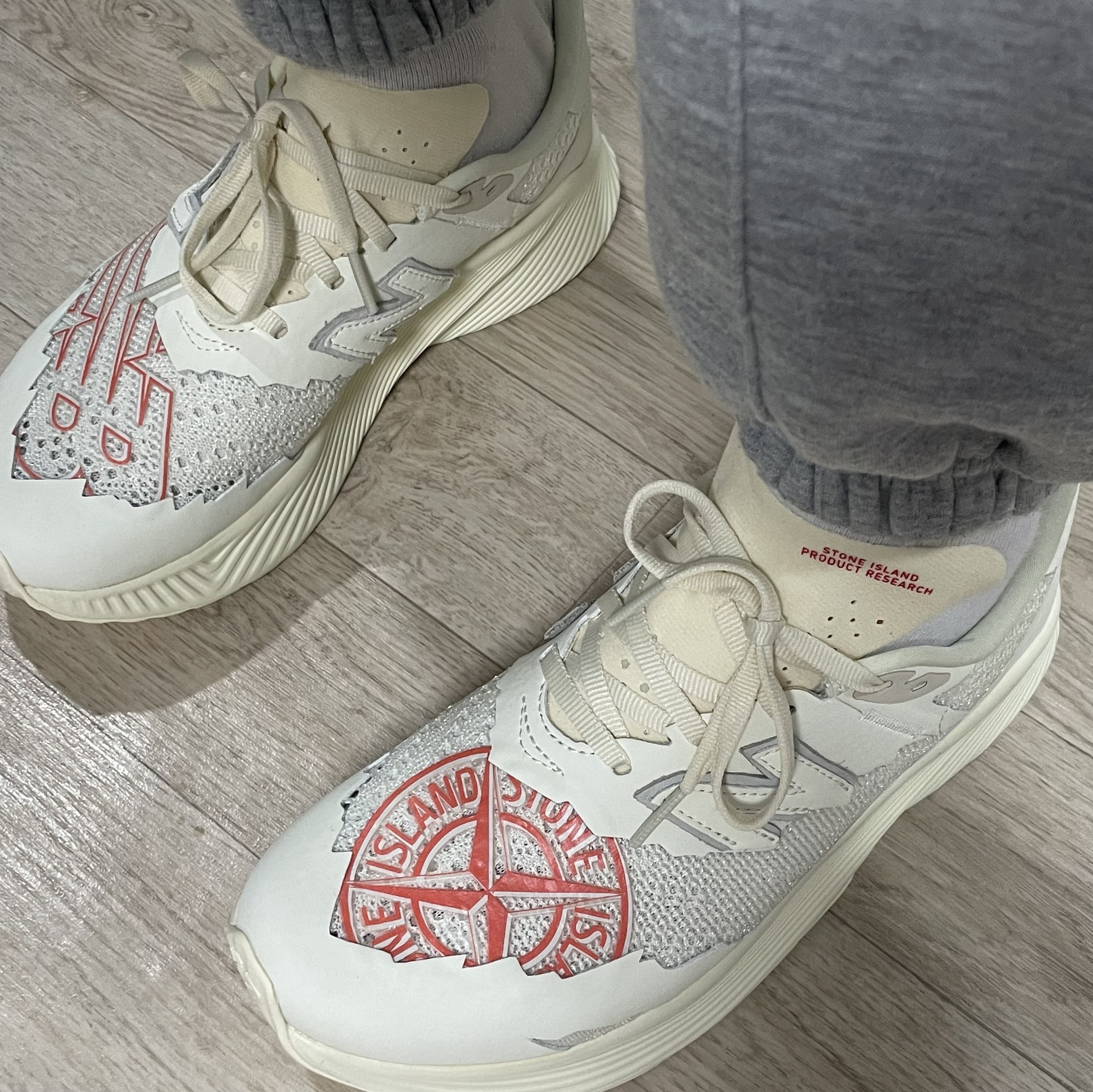 New Balance x Stone Island x Tokyo Design Studio FuelCell RC Elite v2 착용 스타일 - 1