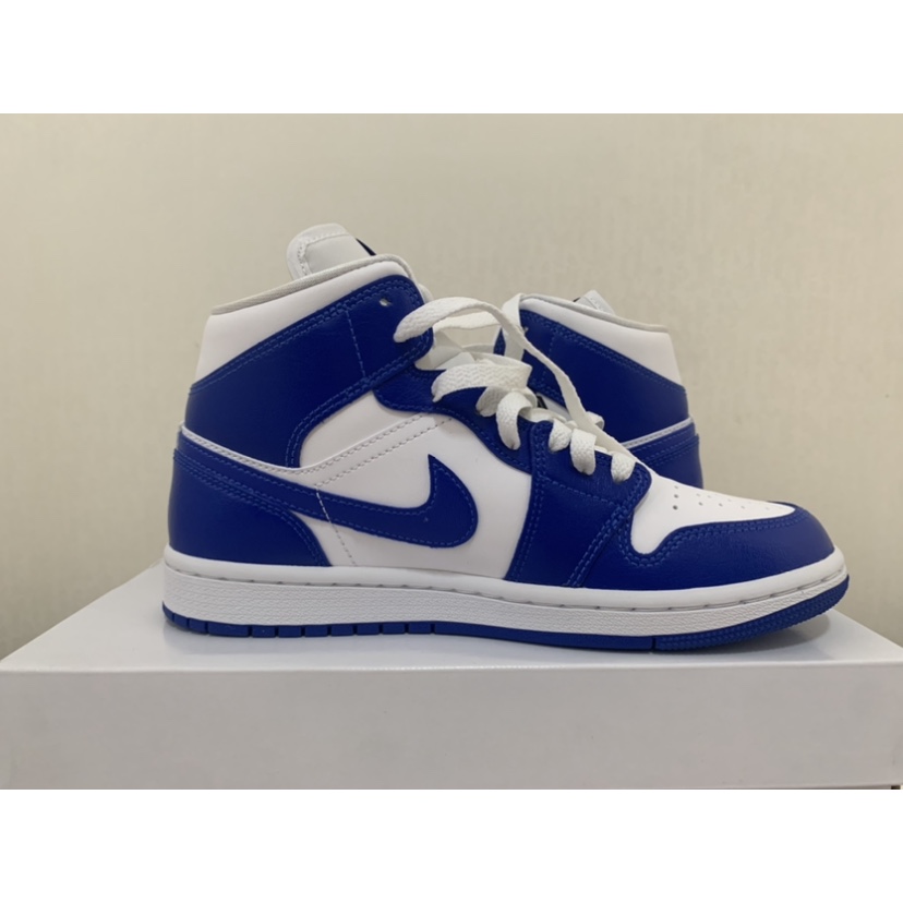 (W) Jordan 1 Mid White Hyper Royal 착용 스타일