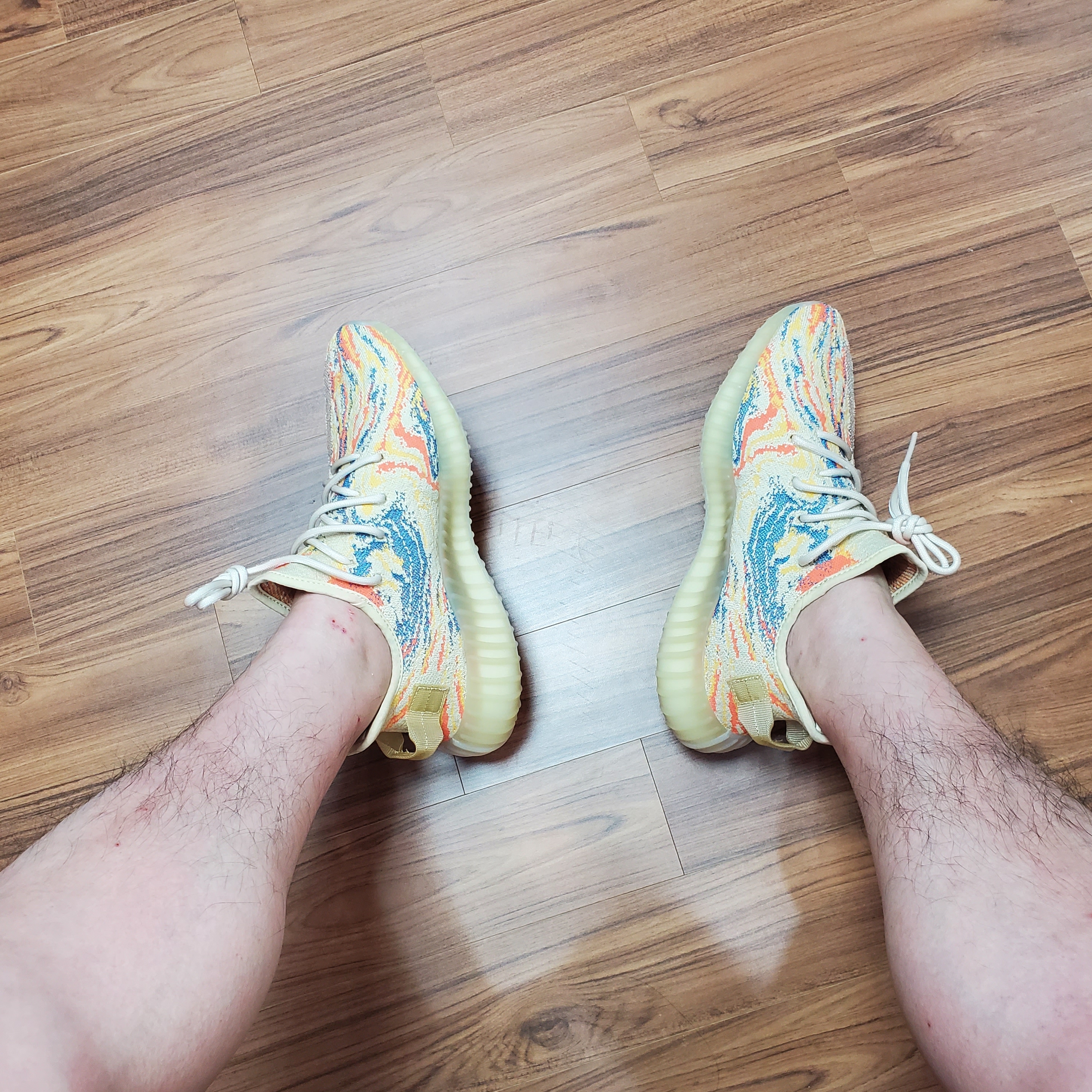 Adidas Yeezy Boost 350 V2 MX Oat 착용 스타일 - 2