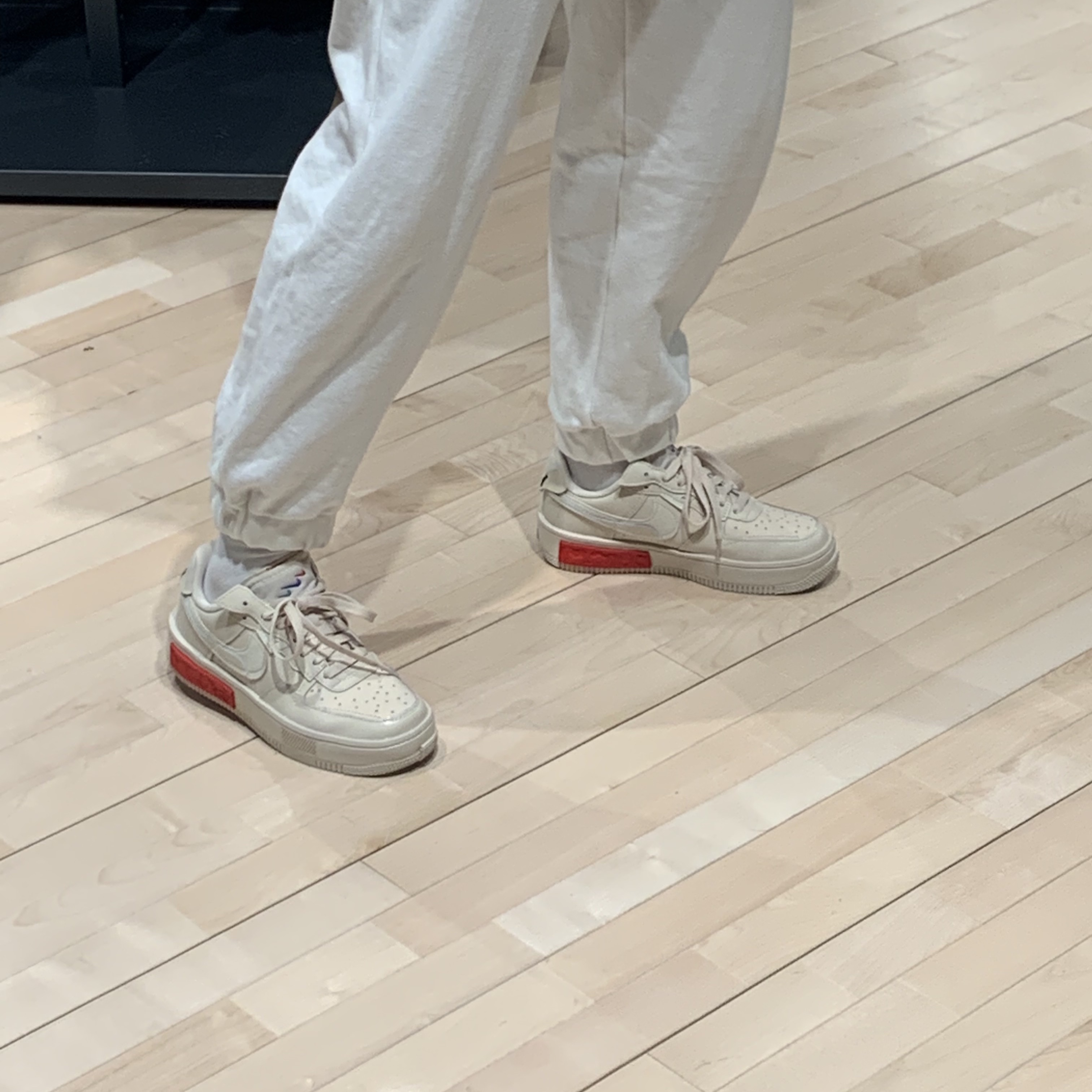 (W) Nike Air Force 1 Fontanka Pearl White 착용 스타일