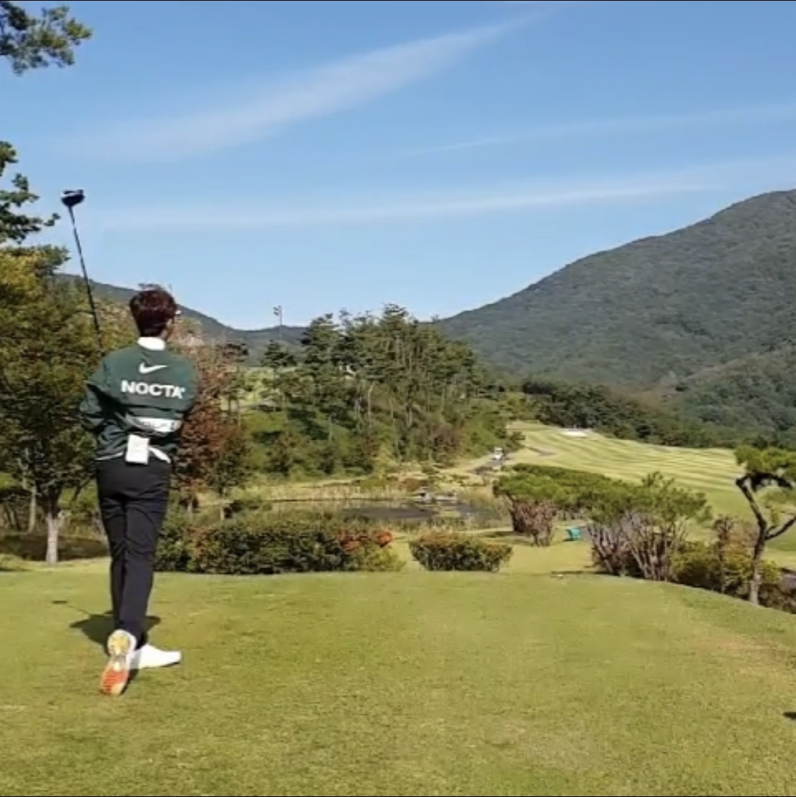 Nike x Drake Nocta Golf Crewneck Top Green - Asia, Nike x Drake Nocta Golf Mock Neck Top White - Asia 착용 스타일 - 2
