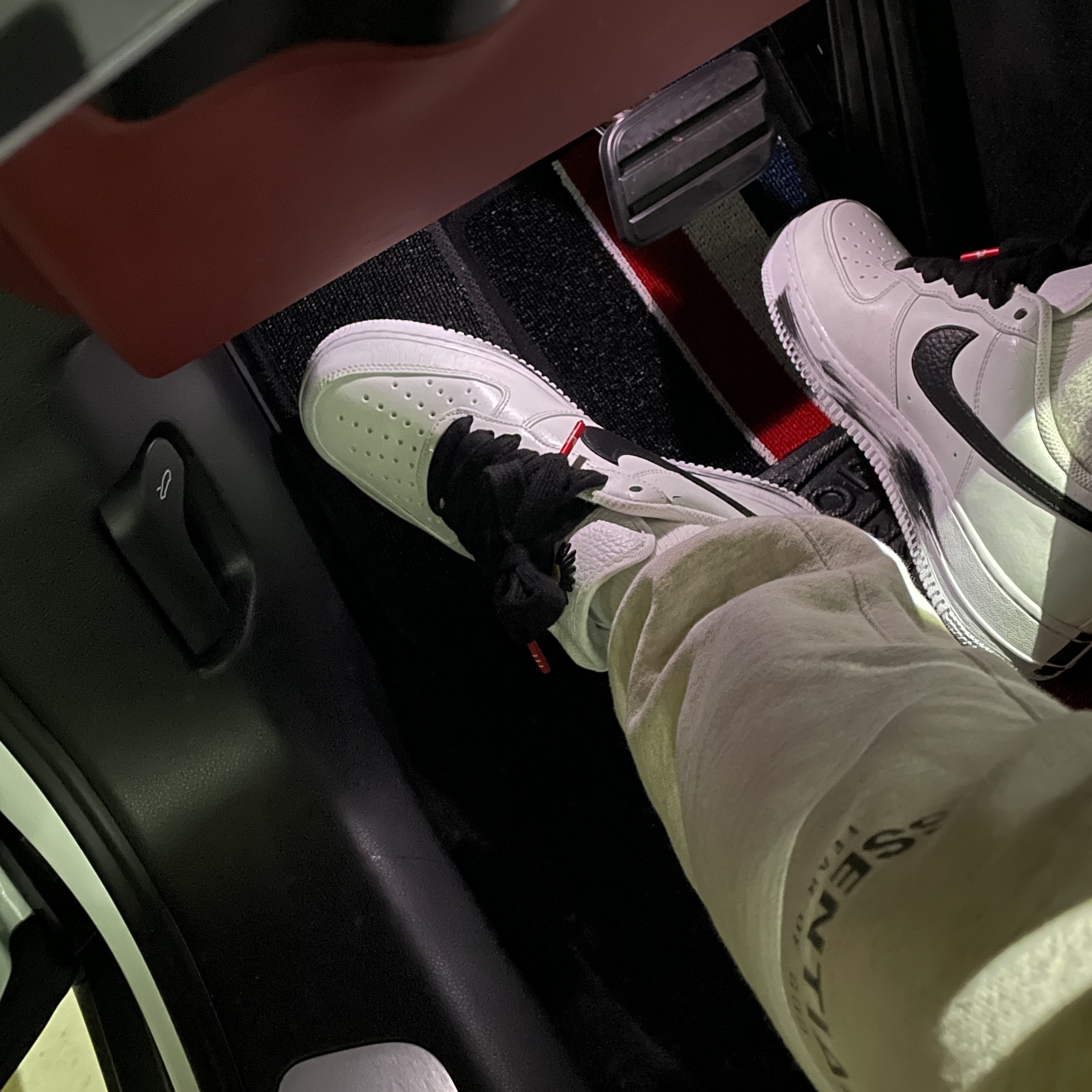 Nike x Peaceminusone Air Force 1 Low Para-Noise 2.0, Essentials Sweatpants Oatmeal - 21SS 착용 스타일