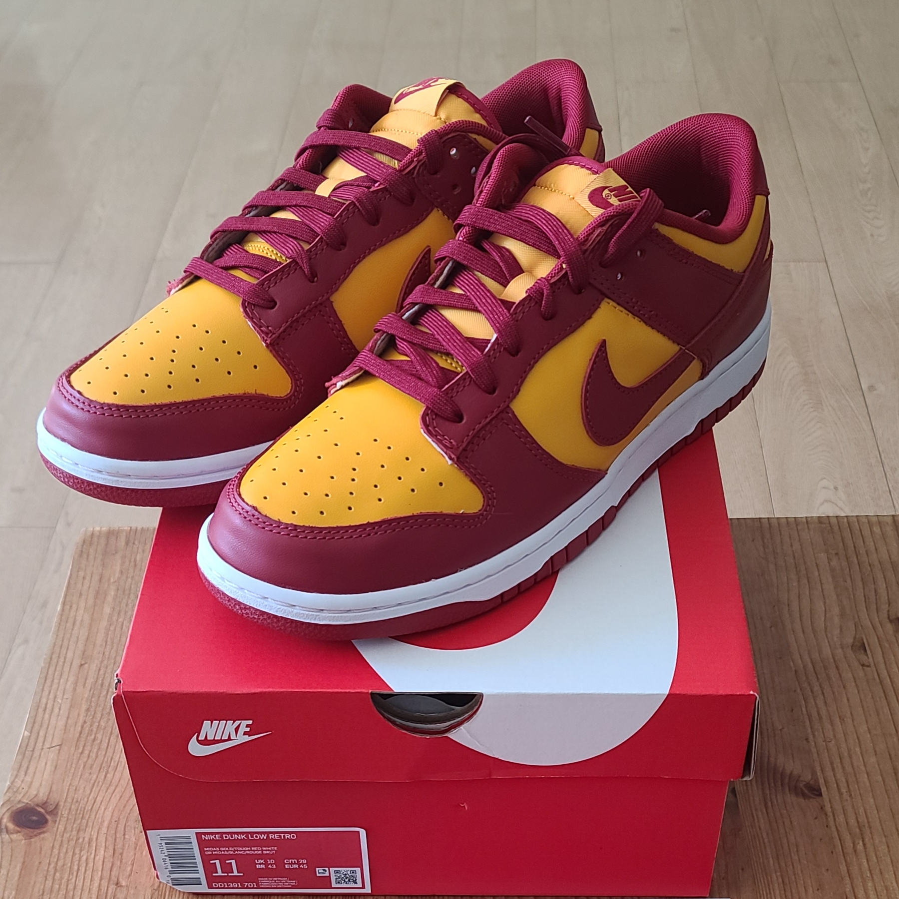 Nike Dunk Low Retro Championship Gold 착용 스타일