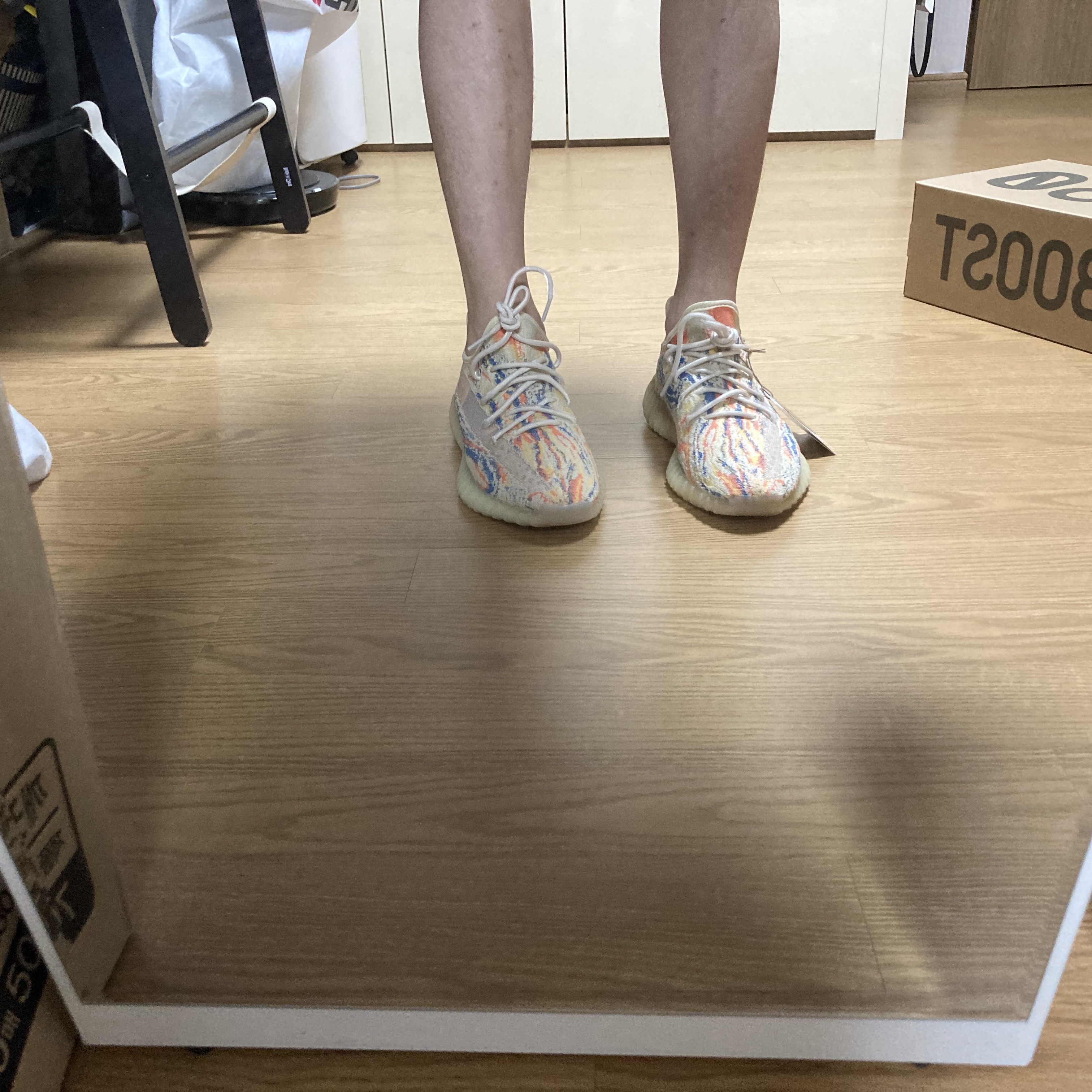 Adidas Yeezy Boost 350 V2 MX Oat 착용 스타일