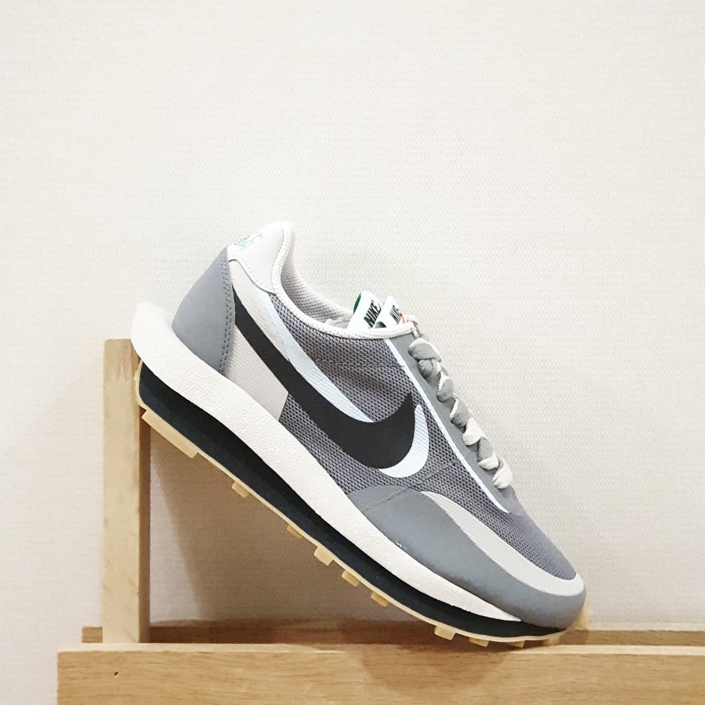 Nike x Sacai x Clot LDWaffle Cool Grey 착용 스타일 - 2