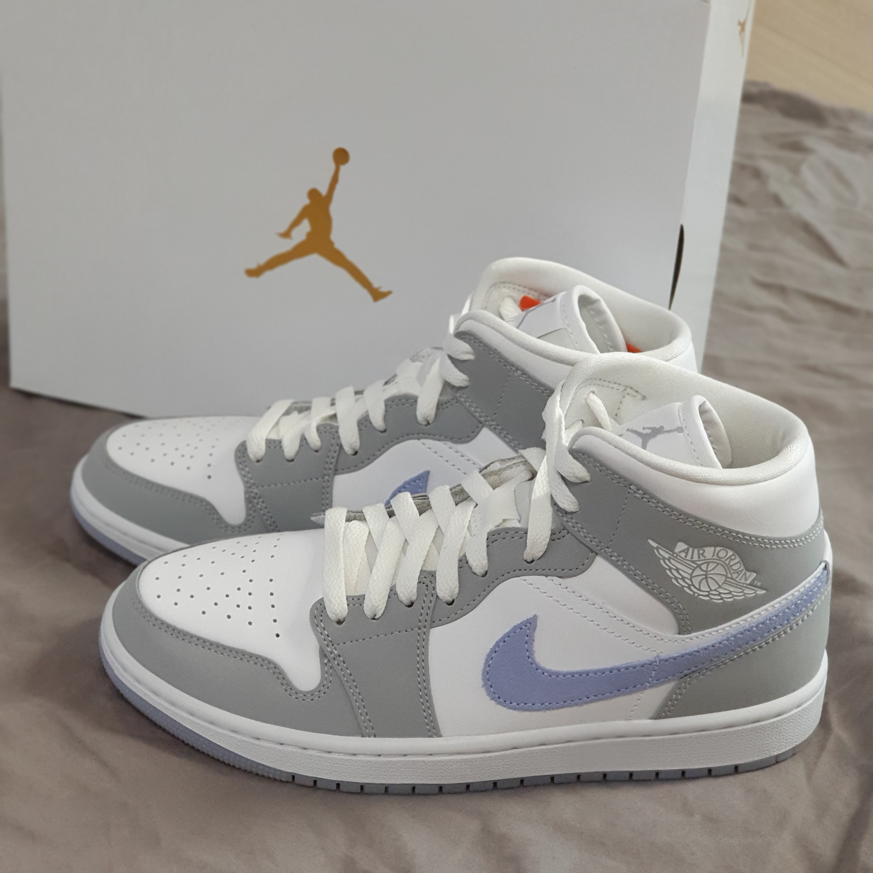 (W) Jordan 1 Mid Wolf Grey 착용 스타일 - 1