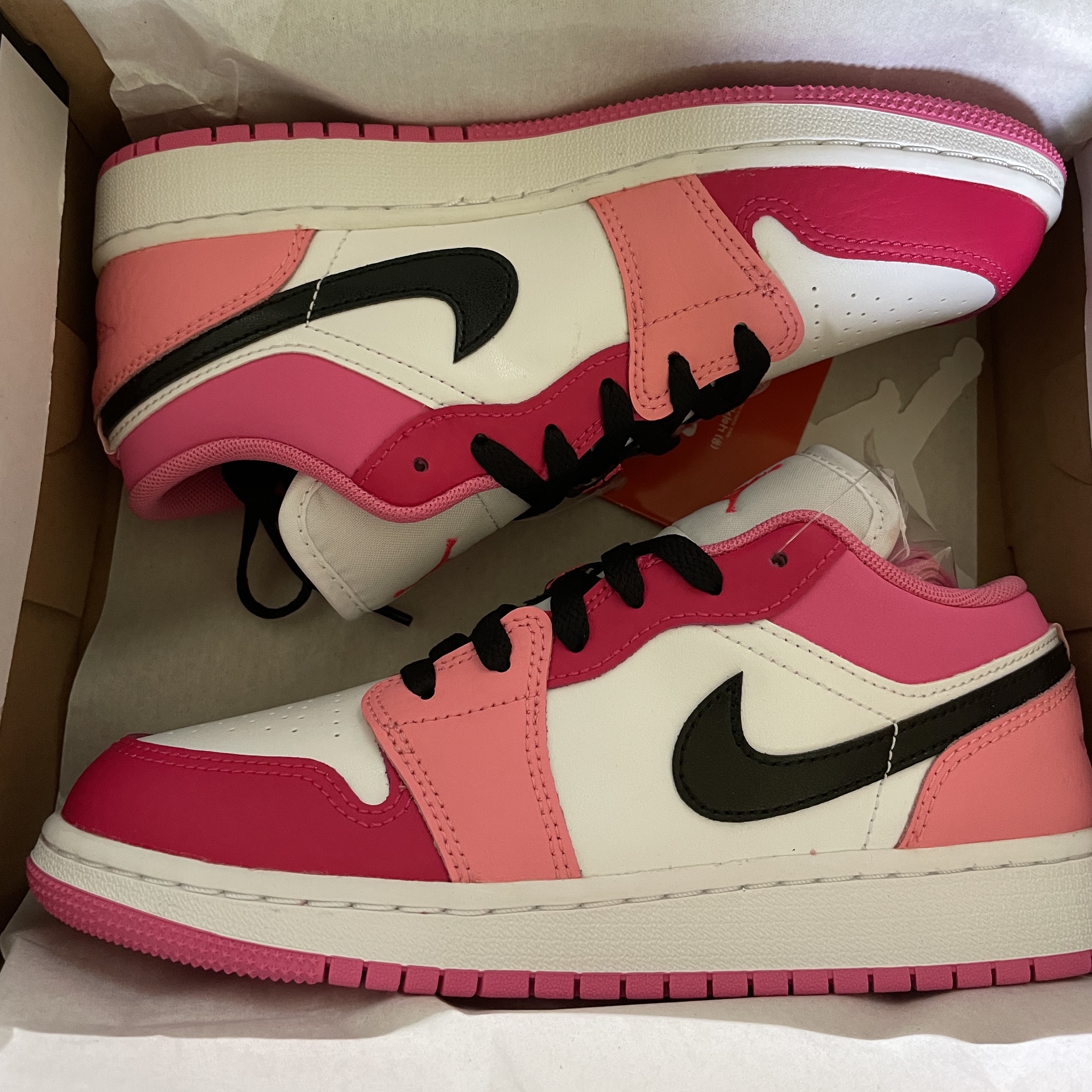 (GS) Jordan 1 Low Rush Pink 착용 스타일