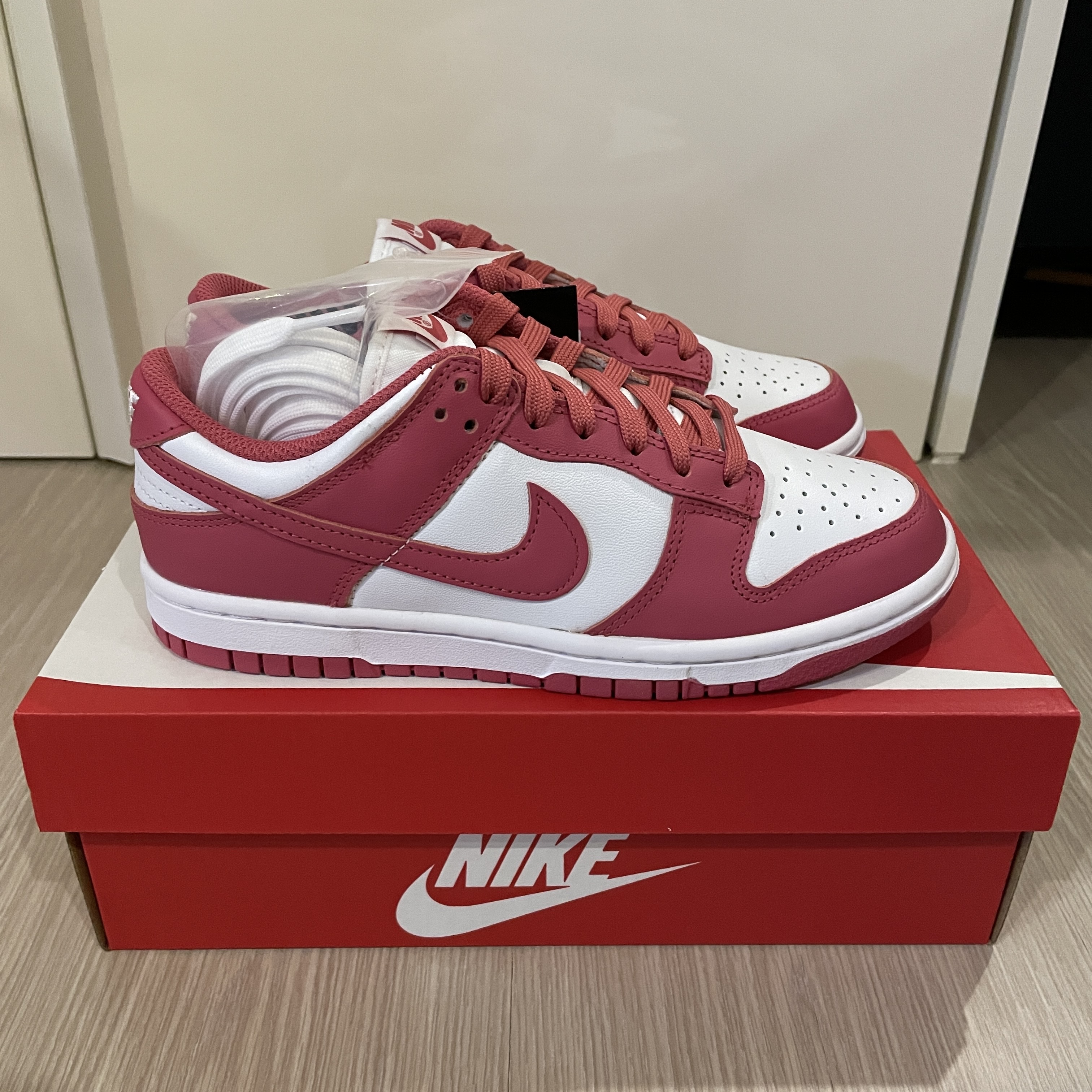(W) Nike Dunk Low Archeo Pink 착용 스타일